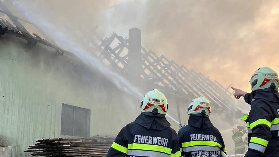 Großbrand: Fünfjähriger zündelte in Werkstatt