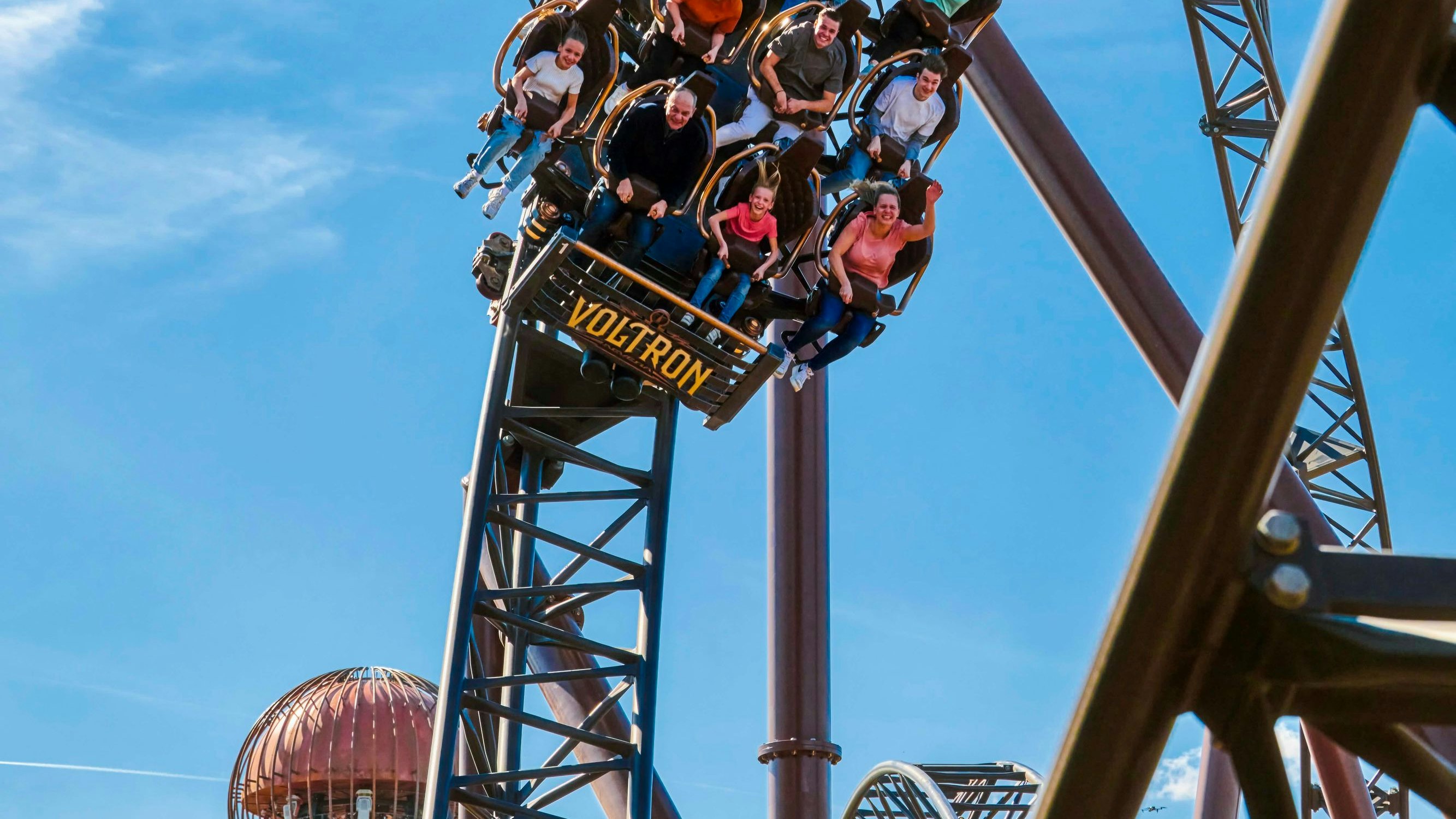Neues Achterbahn-Highlight: VOLTRON NEVERA
