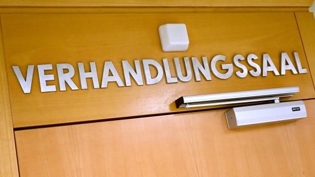 Das Mitglied der Trickbetrüger muss sich am Dienstag vor Gericht verantworten.