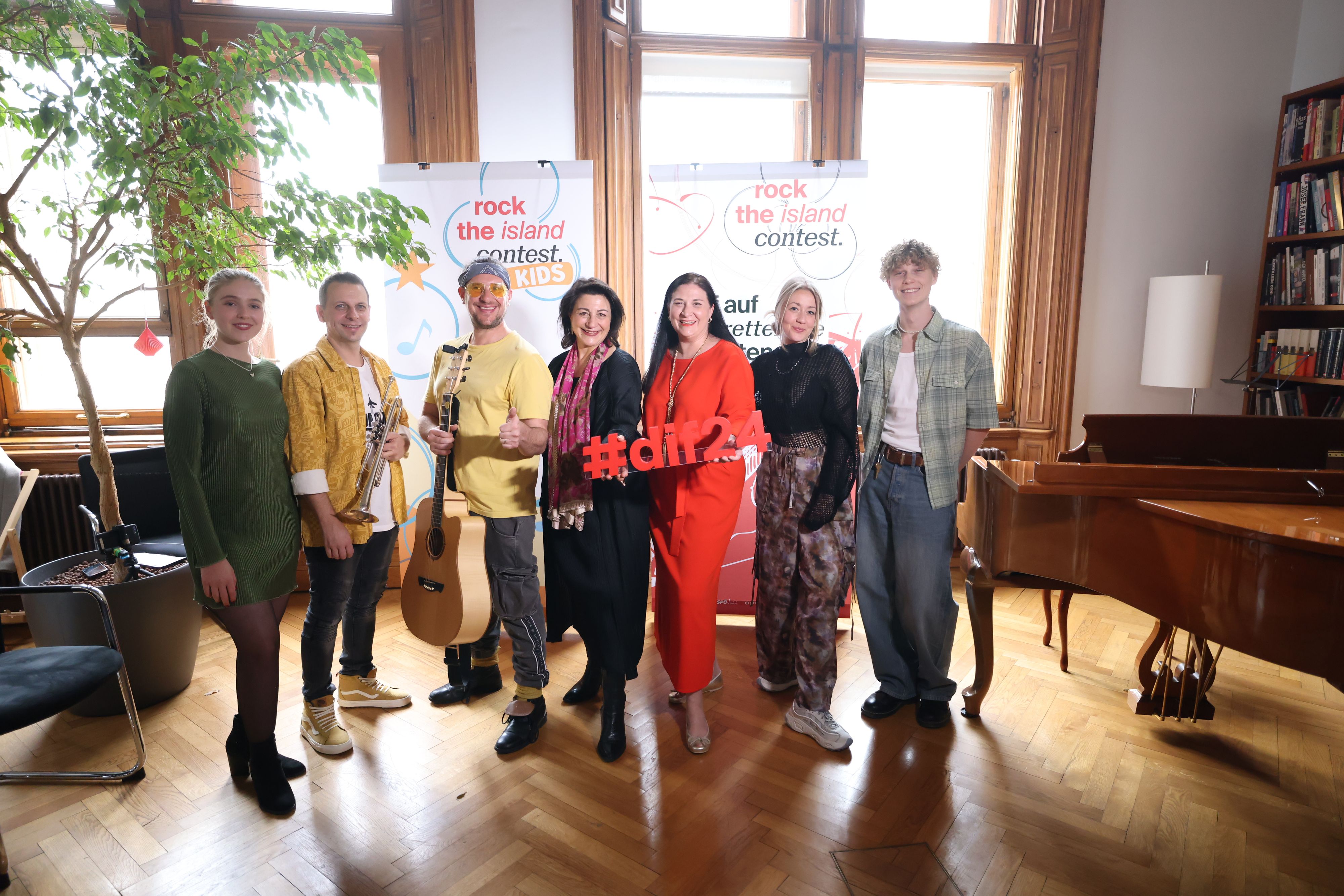 Stella Maria Barghouty, The Most Company, Kulturstadträtin Veronica Kaup-Hasler, Landesparteisekretärin SPÖ Wien Barbara Novak, Christina Kerschner alias NNOA und Jacob Elias (v.l.).