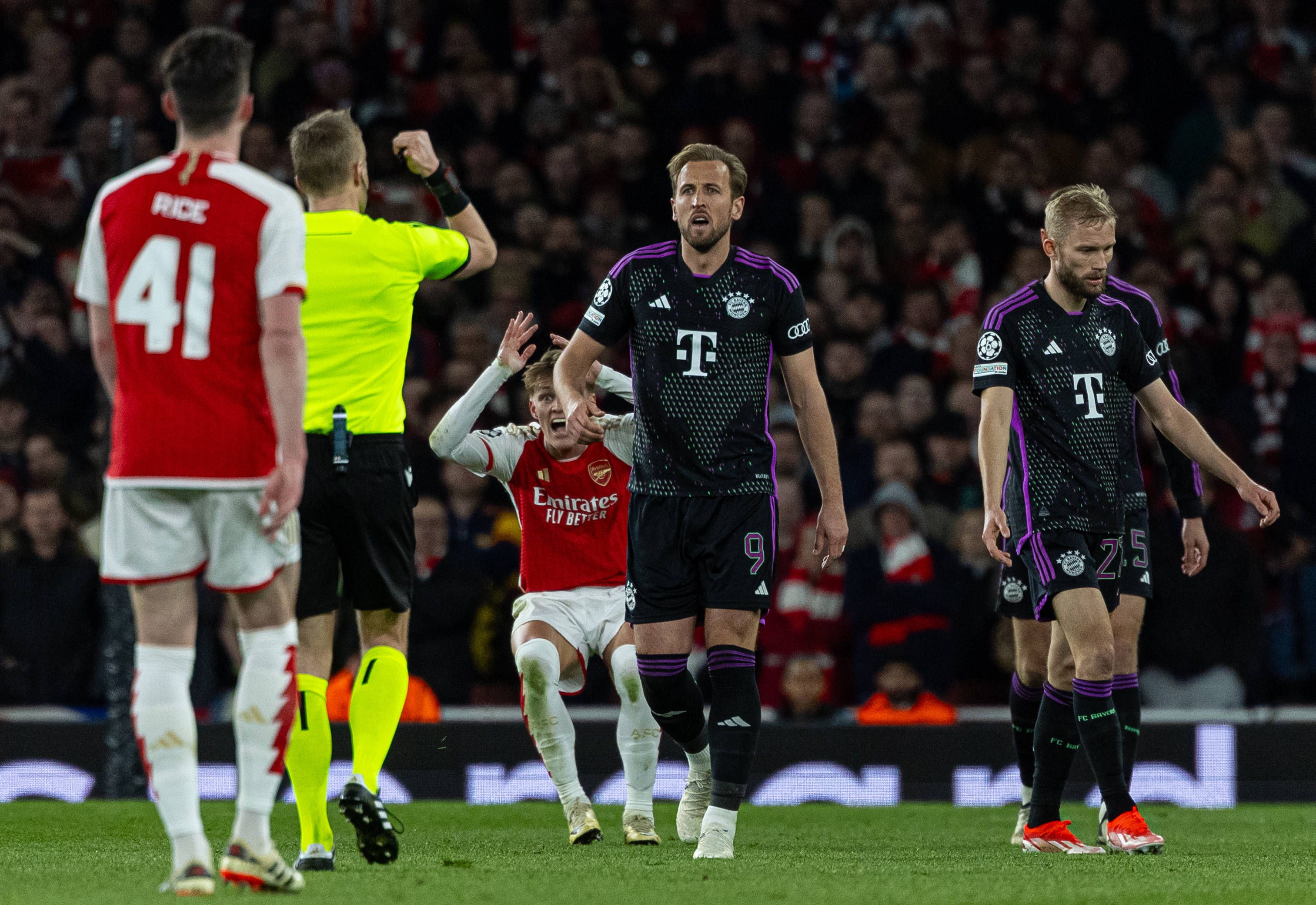 Die Bayern waren keine Fans des Schiedsrichters.