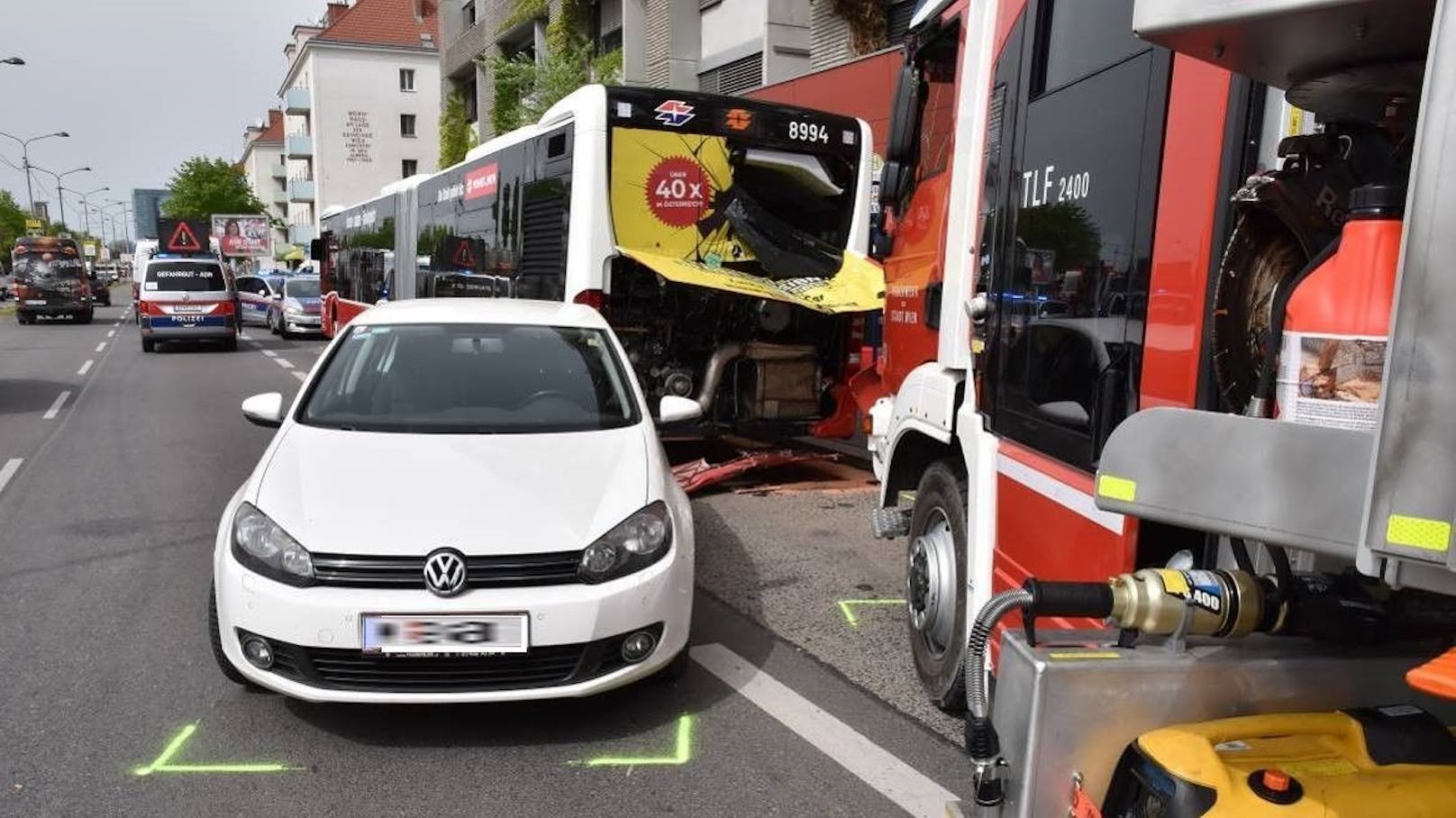 4 Verletzte – schwerer Bus-Unfall in Favoriten