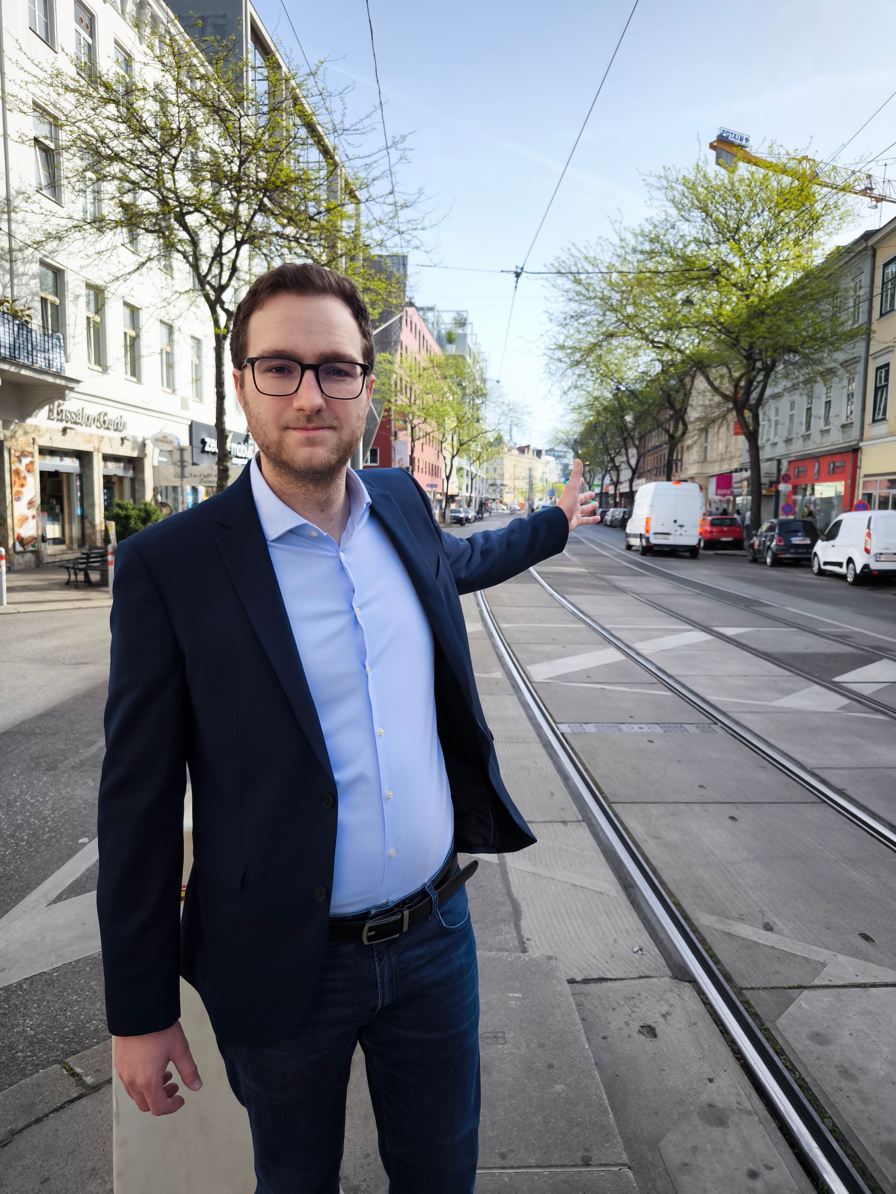 Bezirksparteiobmann der Volkspartei in Wien-Fünfhaus, Felix Ofner, ist nicht begeistert von den Einbahn-Plänen.
