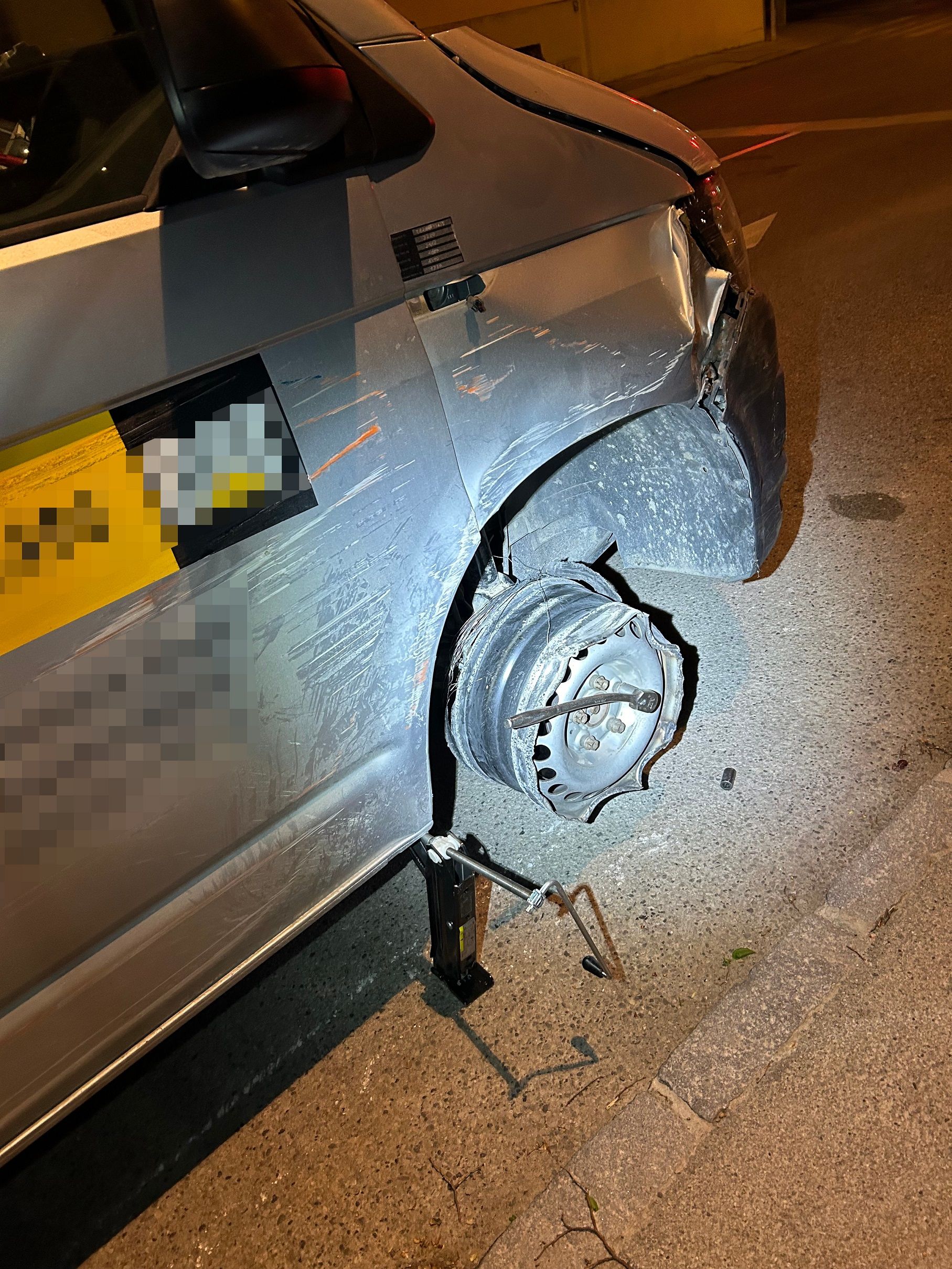 Am beschädigten Rad fanden Polizisten noch den Radmutternschlüssel
