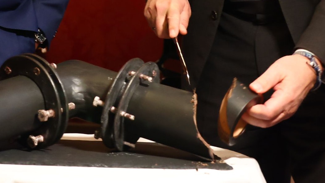 Das Fernkälterohr aus Schokolade wurde im Hotel Sacher angefertigt.