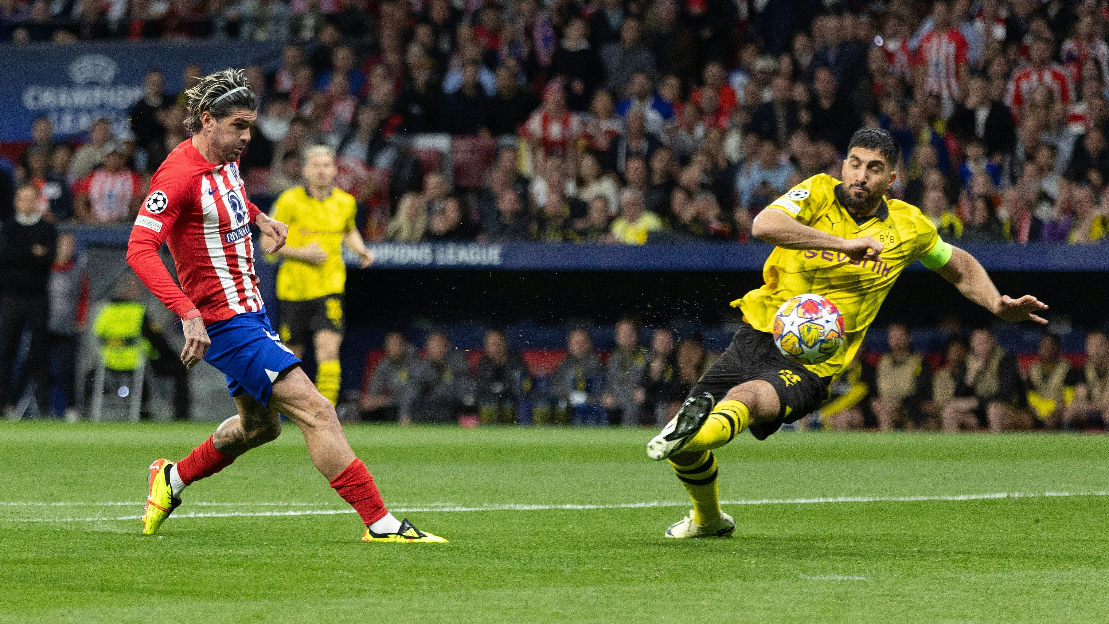 Atletico Madrid bejubelt die Führung gegen Borussia Dortmund. 
