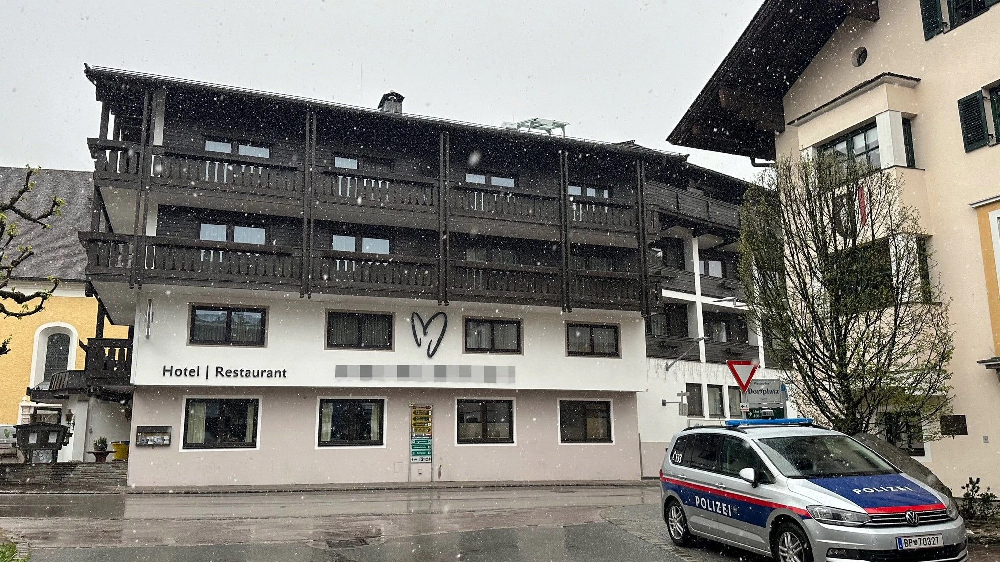 In Westendorf kam es am Mittwoch (10. April 2024) zu einem schweren Arbeitunfall. 