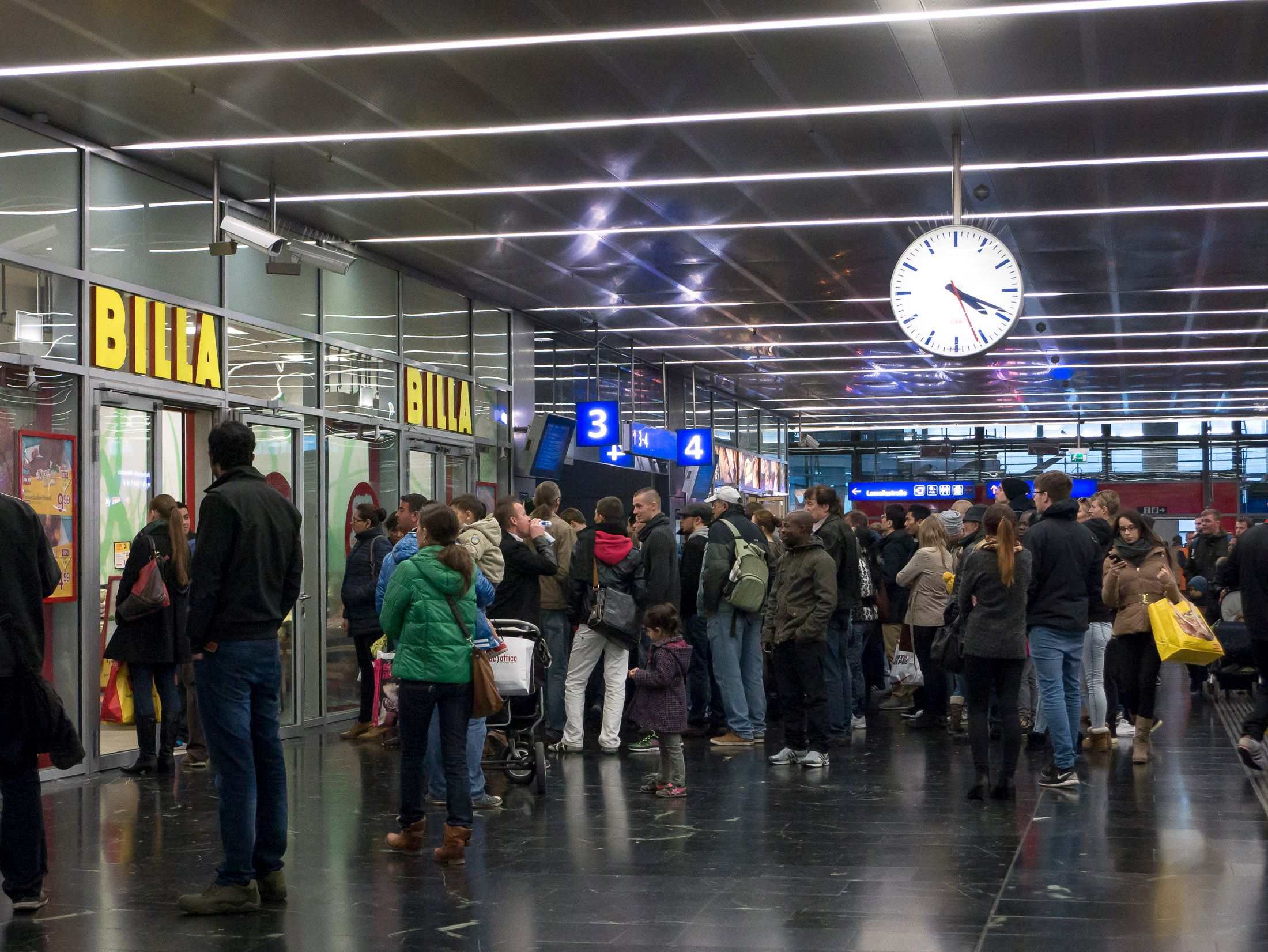 Einer der wenigen Supermärkte, die sonntags offen haben dürfen: der Billa am Praterstern.