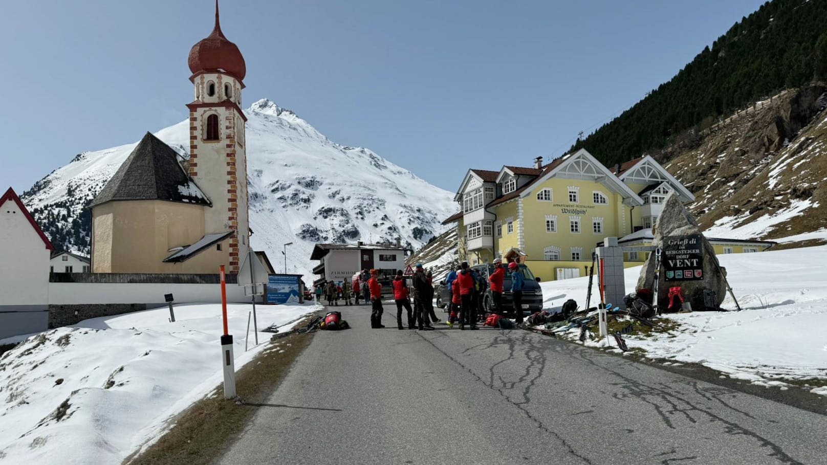 Bis zu 18 Personen nach Lawinenabgang in Tirol vermisst