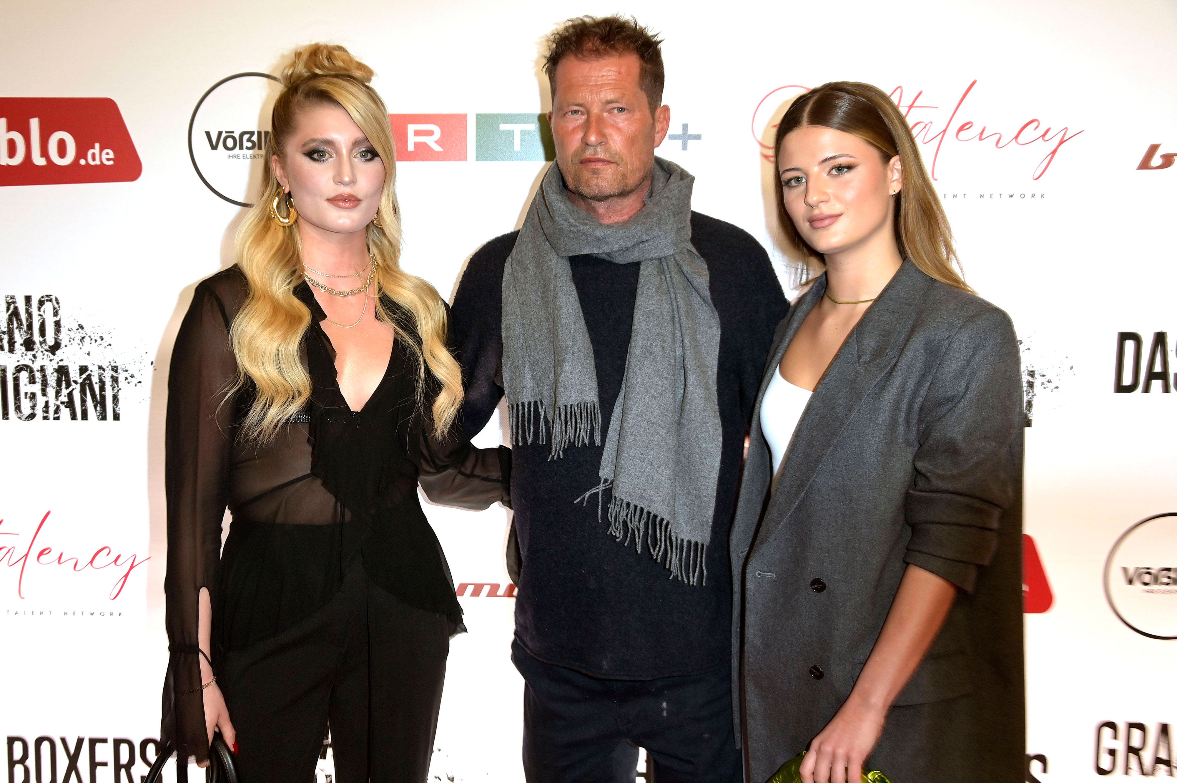 Til Schweiger mit seinen Töchtern Luna und Emma bei einer Filmpremiere im Jänner 2024.