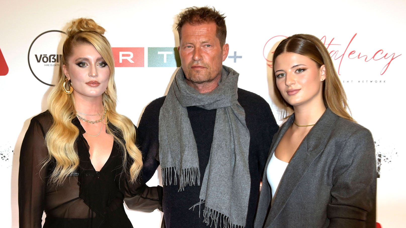 Til Schweiger mit seinen Töchtern Luna und Emma bei einer Filmpremiere im Jänner 2024.