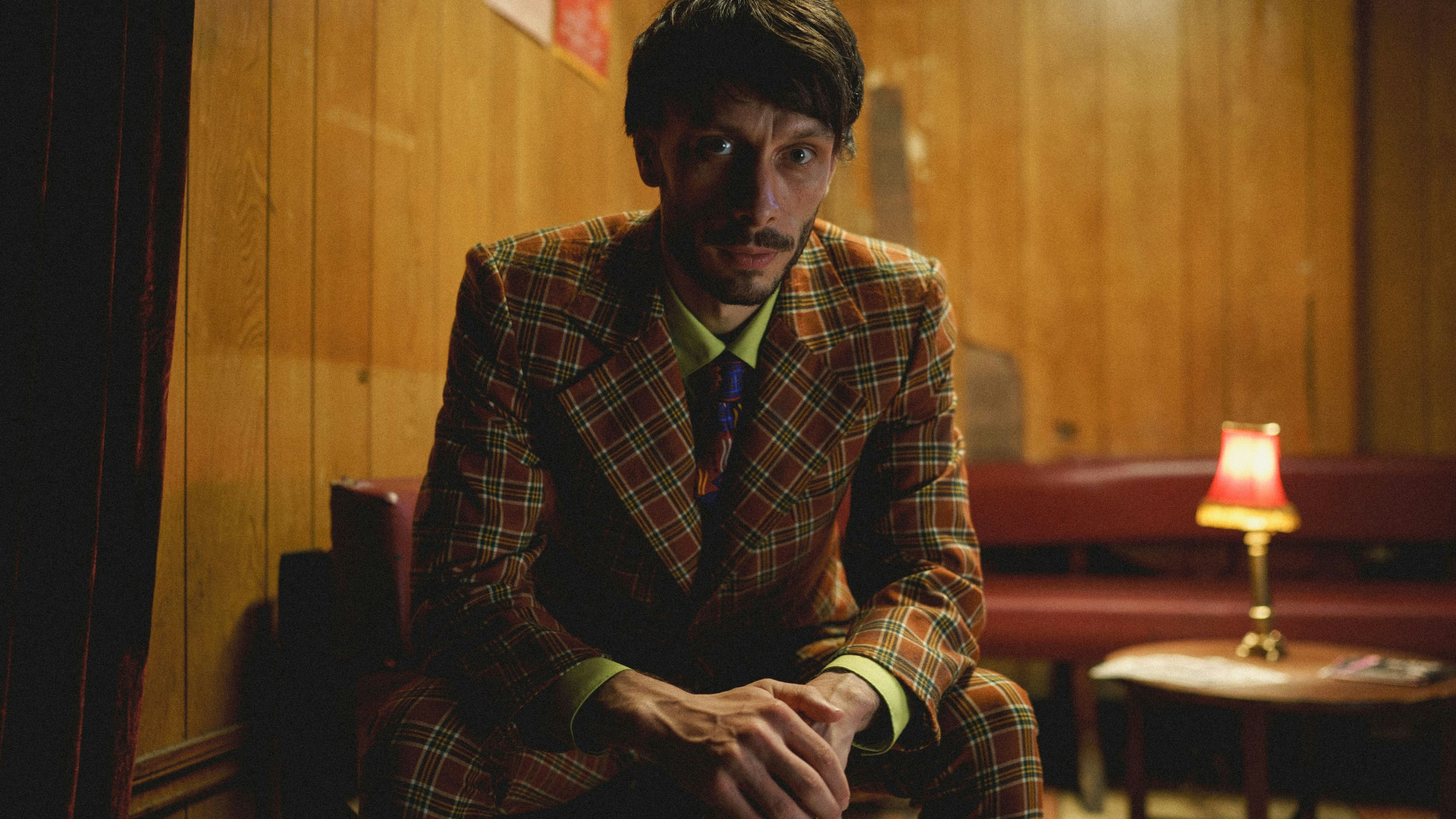 Donnys Karriere als Comedian verläuft nicht sonderlich prickelnd …