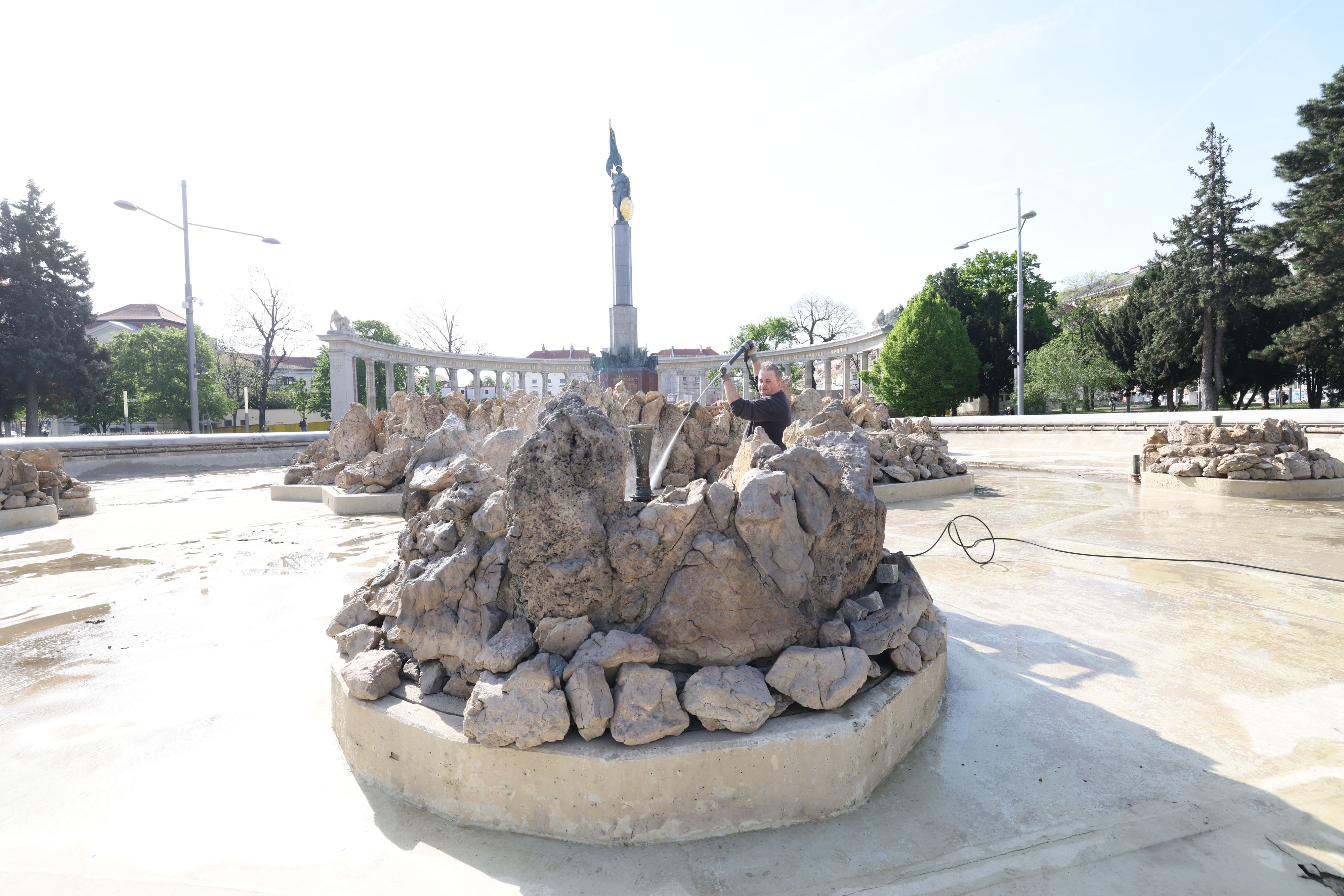 Der Hochstrahlbrunnen am Schwarzenbergplatz wurde von Mitarbeitern der MA 31 