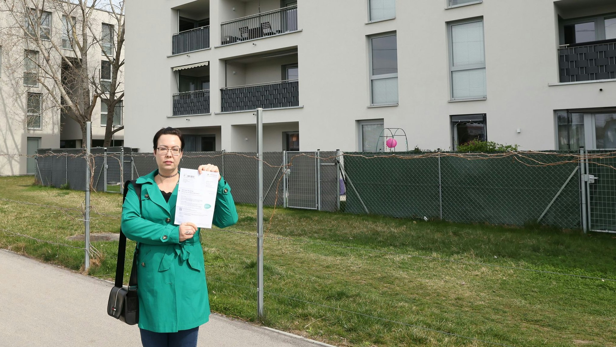 Sandra W. kämpft im Namen der Bewohner der Menzelstraße 3 in Floridsdorf darum, die Solardächer endlich nutzen zu können.