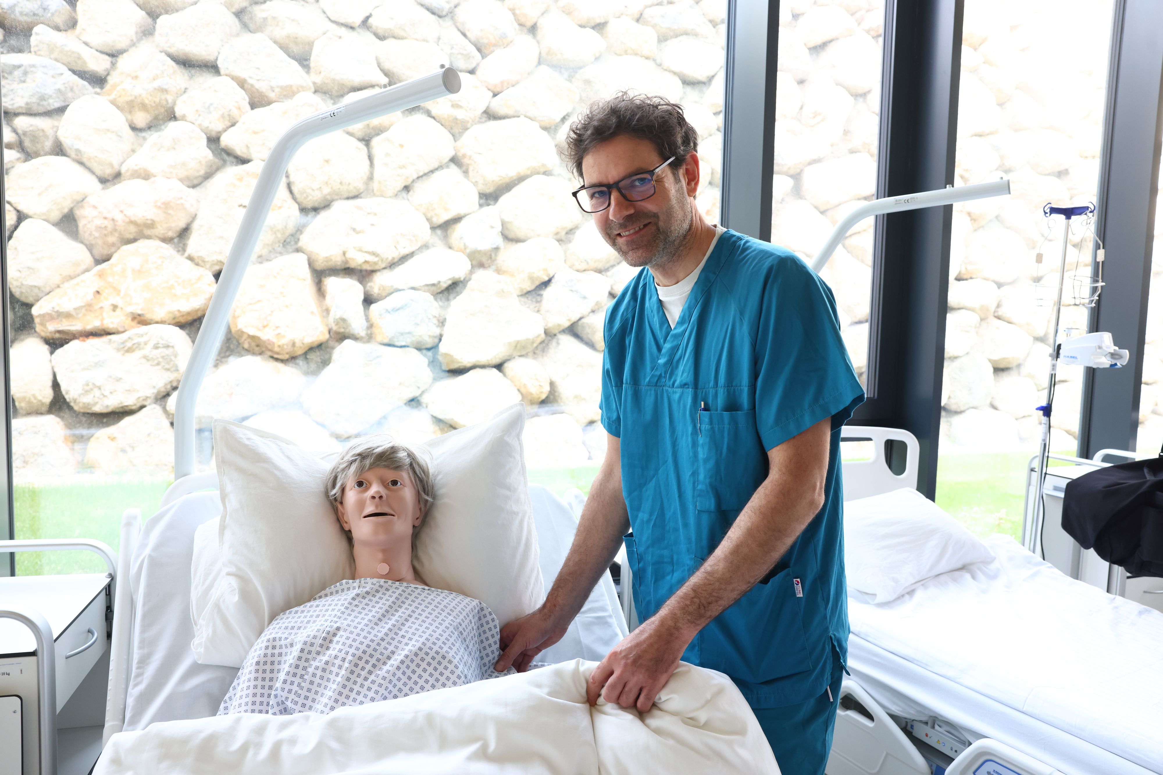 Michael Zinniel studiert Gesundheits- und Krankenpflege an der FH Campus Wien.