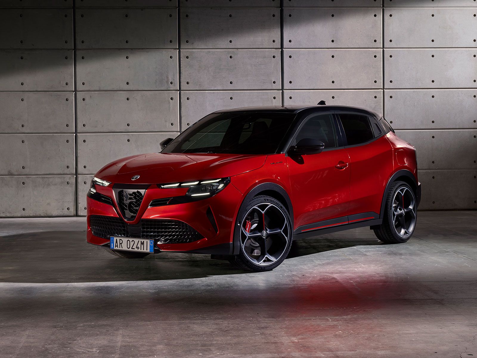 Der Junior (ehemals Milano) ist Alfa Romeos erster kleiner SUV und zugleich der erste rein elektrische Alfa Romeo.
