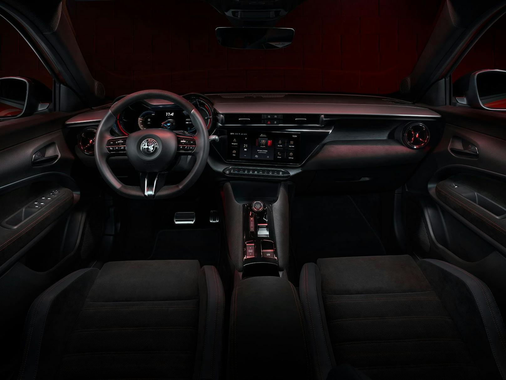 Das Cockpit ist im sportlichen Alfa Romeo-Stil gehalten.