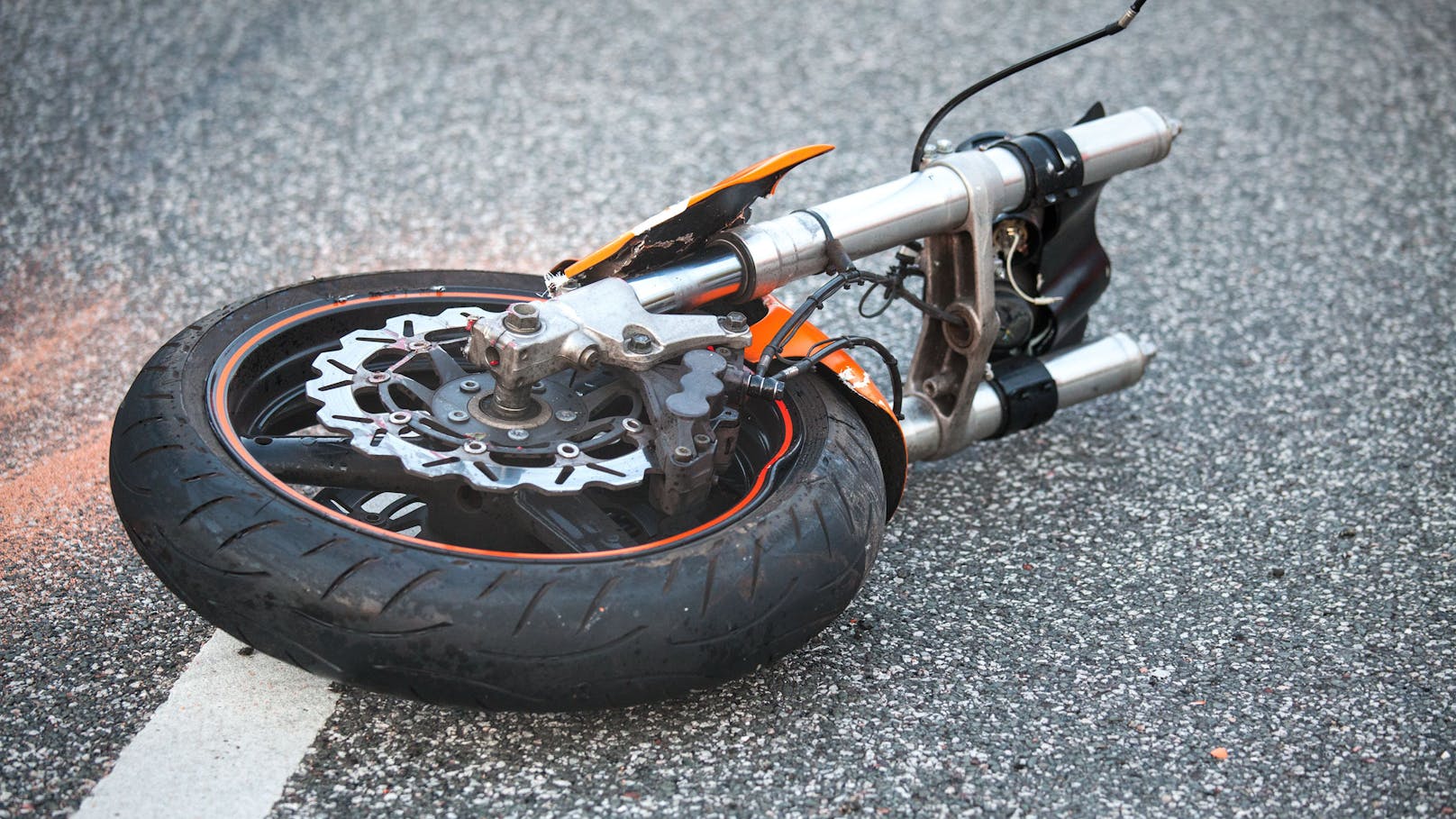 34-Jähriger stiehlt Motorrad und baut betrunken Unfall