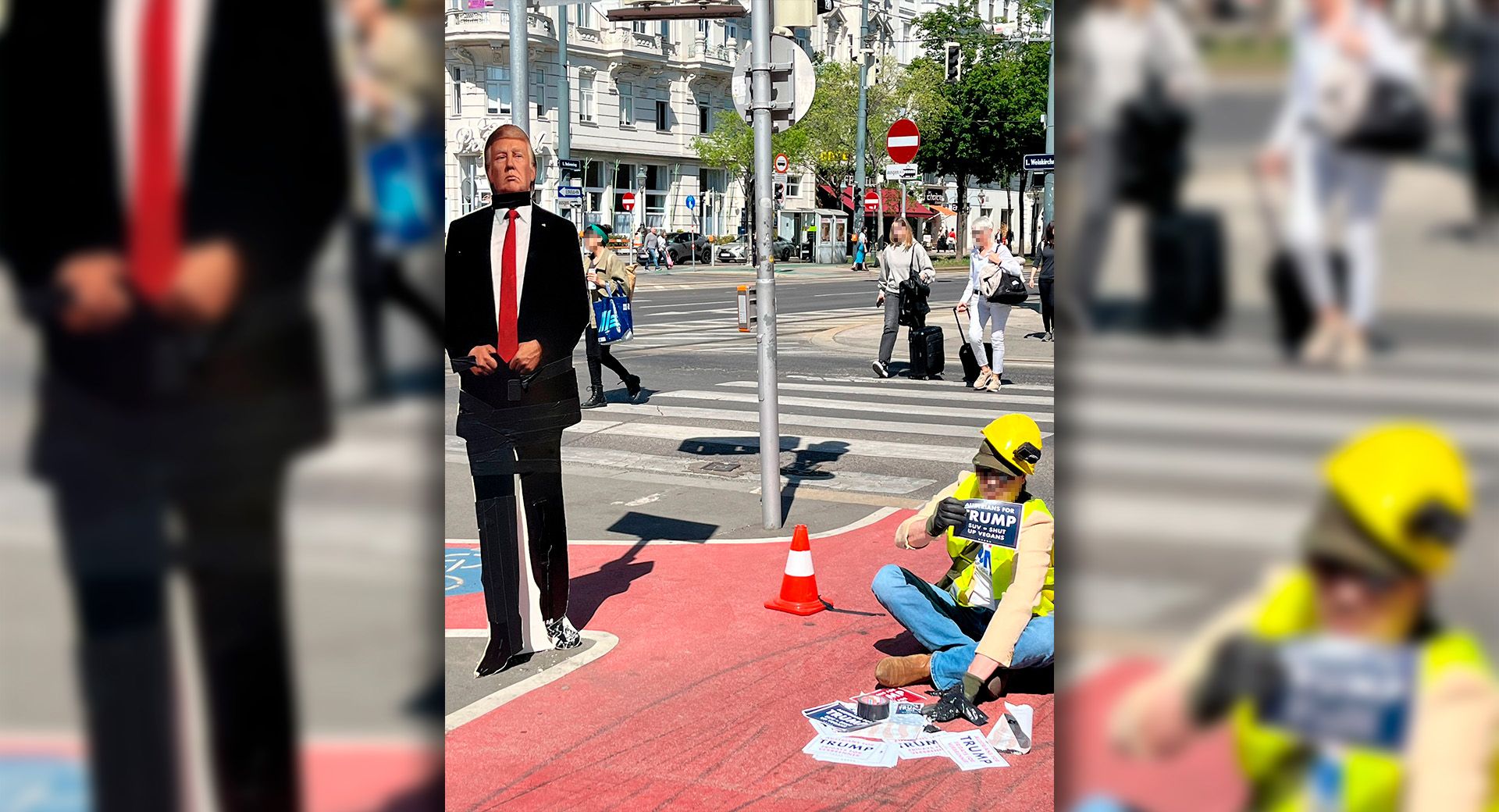 Der Mann gab sich als Trump-Fans aus und pickte sich fest. 