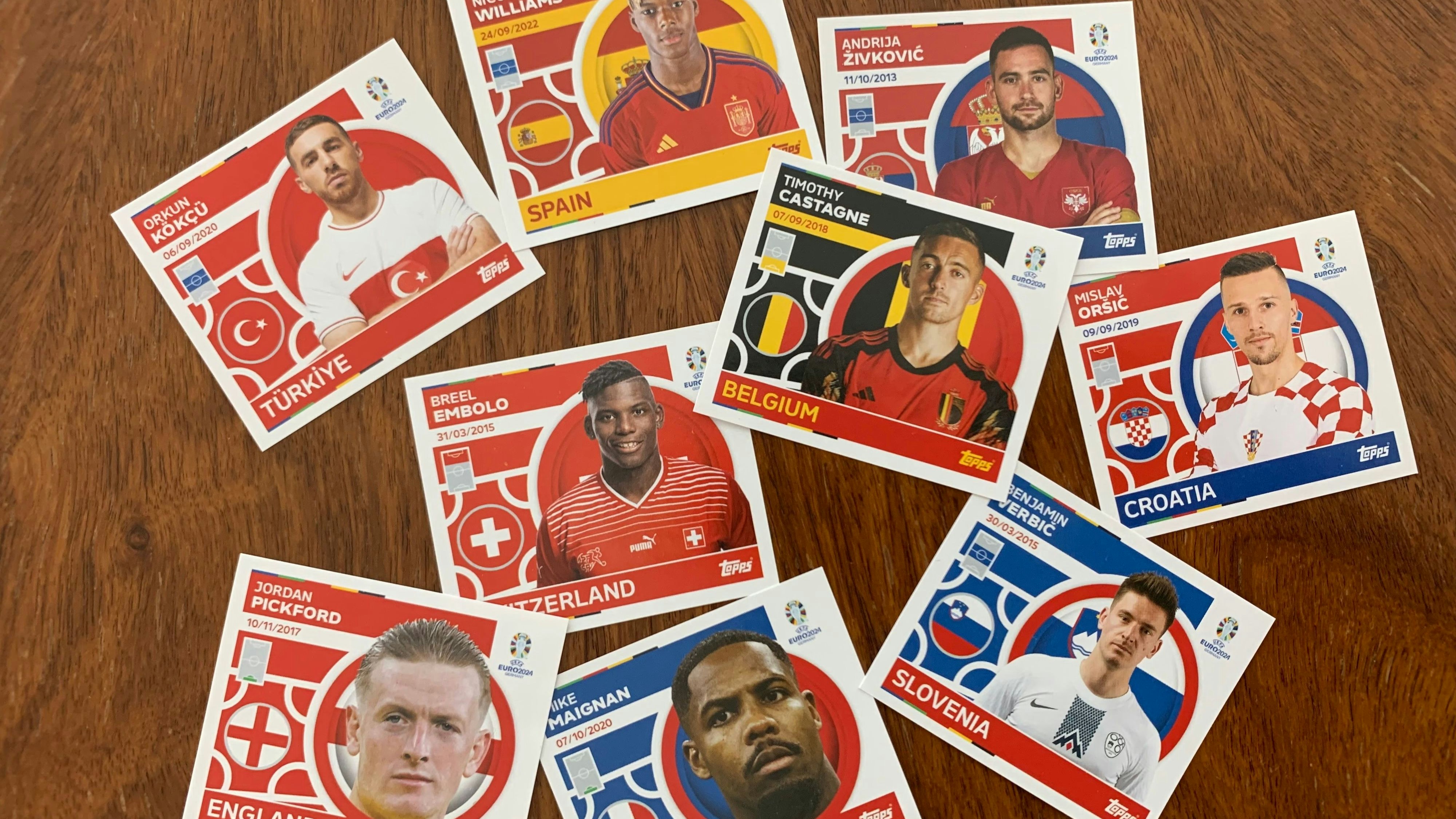 Einige Nationen verweigerten ihre Einwilligung, die Trikots der Spieler zu zeigen - hier wurden die Fotos direkt unter dem Kinn beschnitten