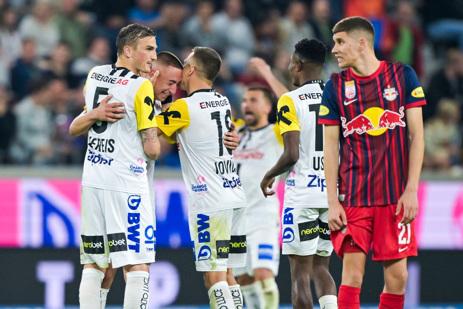 Der LASK jubelt gegen Salzburg