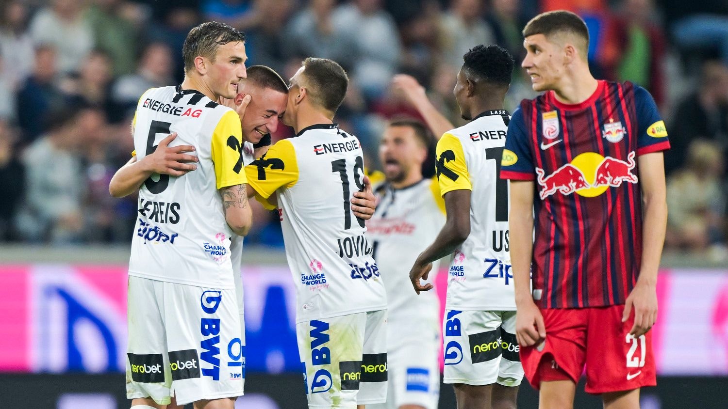 Der LASK jubelt gegen Salzburg