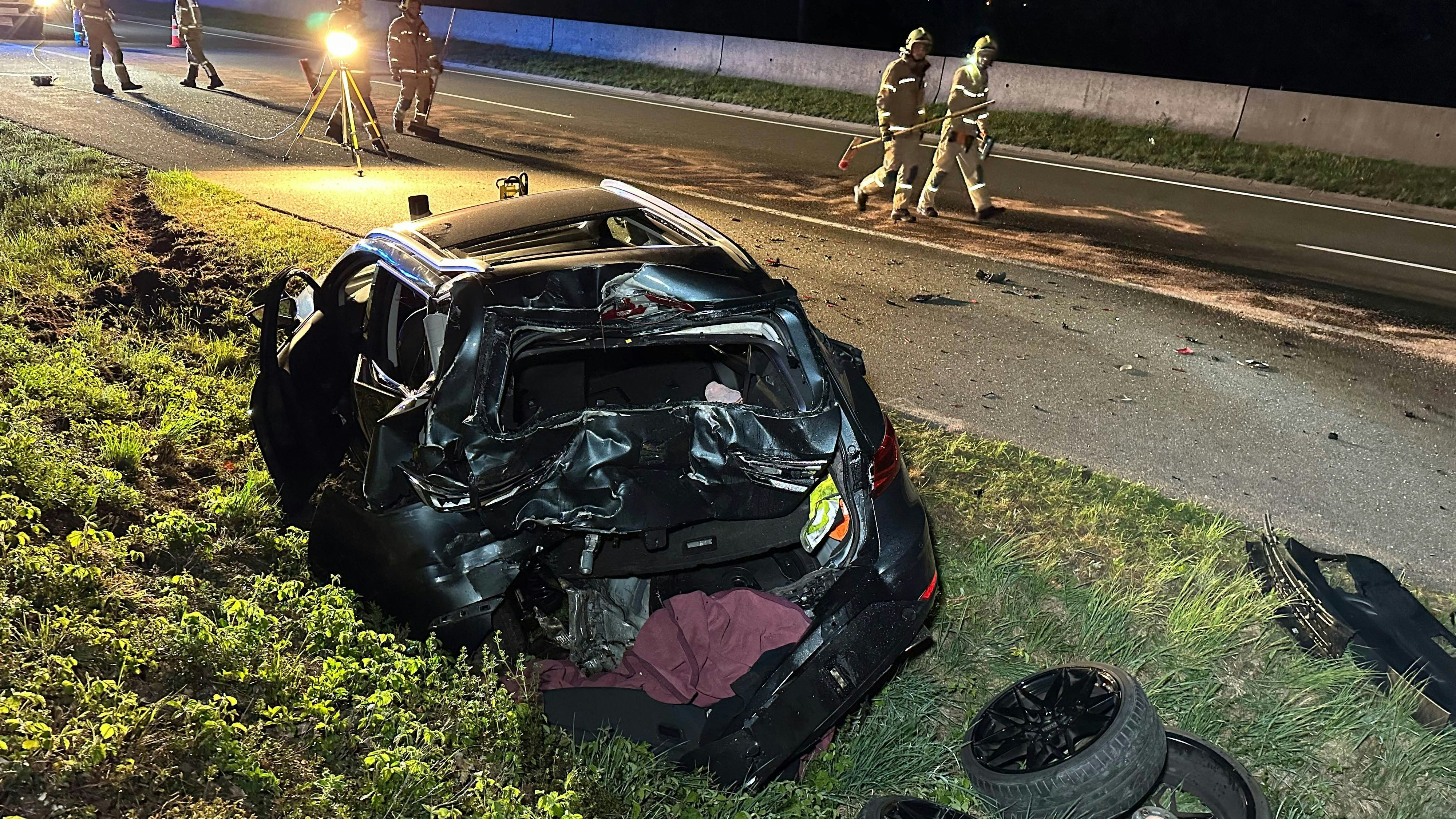 Heute.at - Autofahrerin (20) kollidiert auf Inntalautobahn mit Reh
