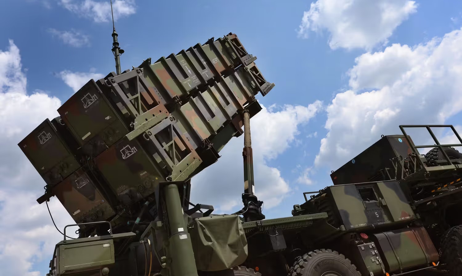 Das Raketensystem Patriot hat sich seit Kriegsbeginn bewährt – doch die Ukraine warnt, dass mehr der Systeme benötigt werden, um das Land zu schützen.