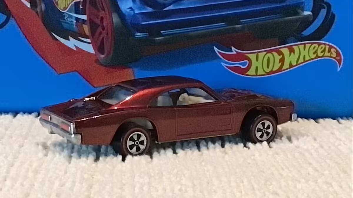 Angeblich handelt es sich bei den braunen Modellen dieser Serie nur um Prototypen – das ist Sammlern viel Geld wert.