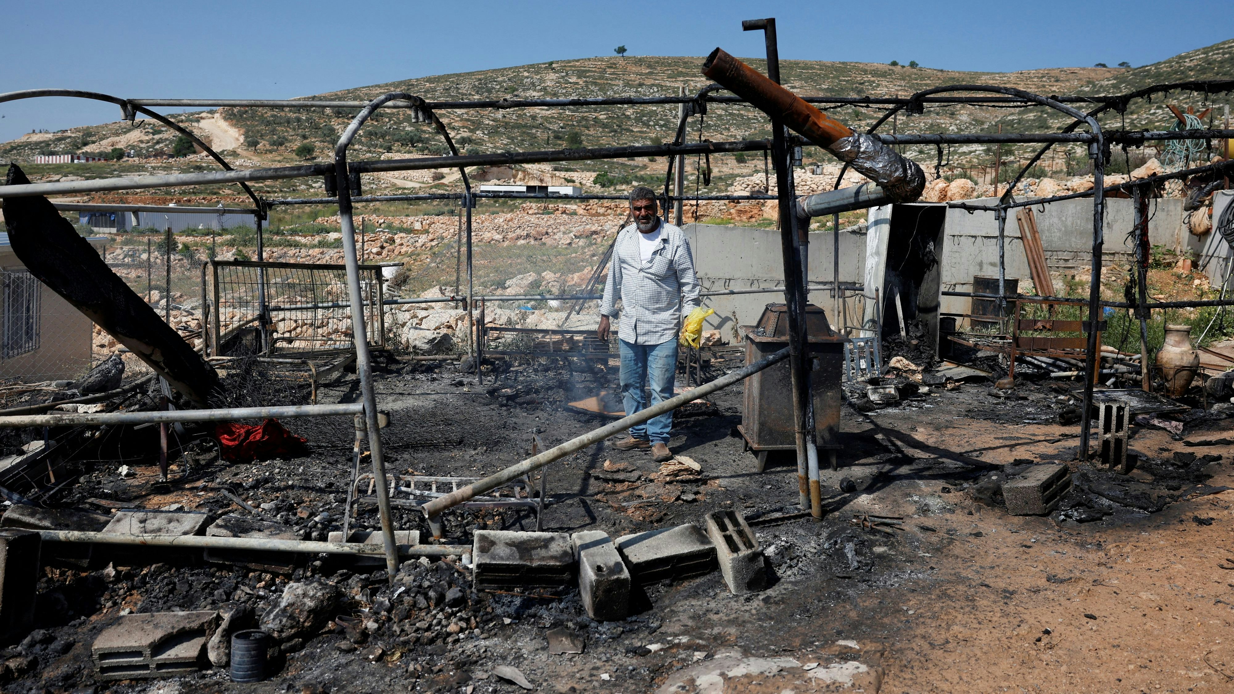 Nach der Todesnachricht kam es erneut in verschiedenen Orten des Westjordanlandes zu gewalttätigen Angriffen jüdischer Siedler gegen Palästinenser.