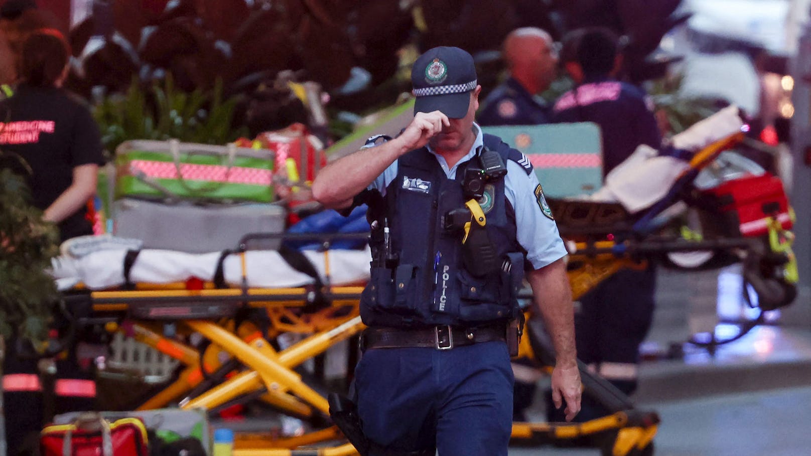 In der australischen Großstadt hat ein Mann in einem Shoppingcenter offenbar wahllos Personen angegriffen. Zeugen berichten auch von Schüssen. Mehrere Menschen sind bei der Attacke ums Leben gekommen.
