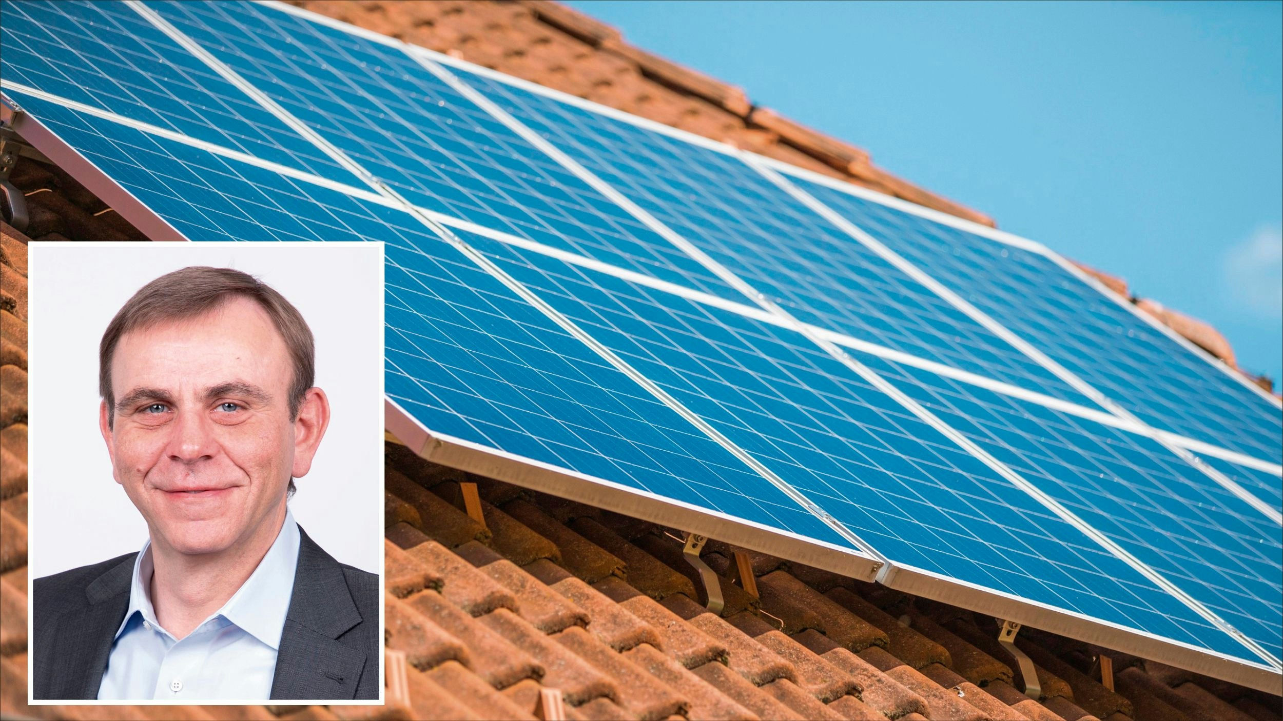 Symbolbild einer PV-Anlage am Dach; Netzt NÖ-Experte Kurt Reinagl