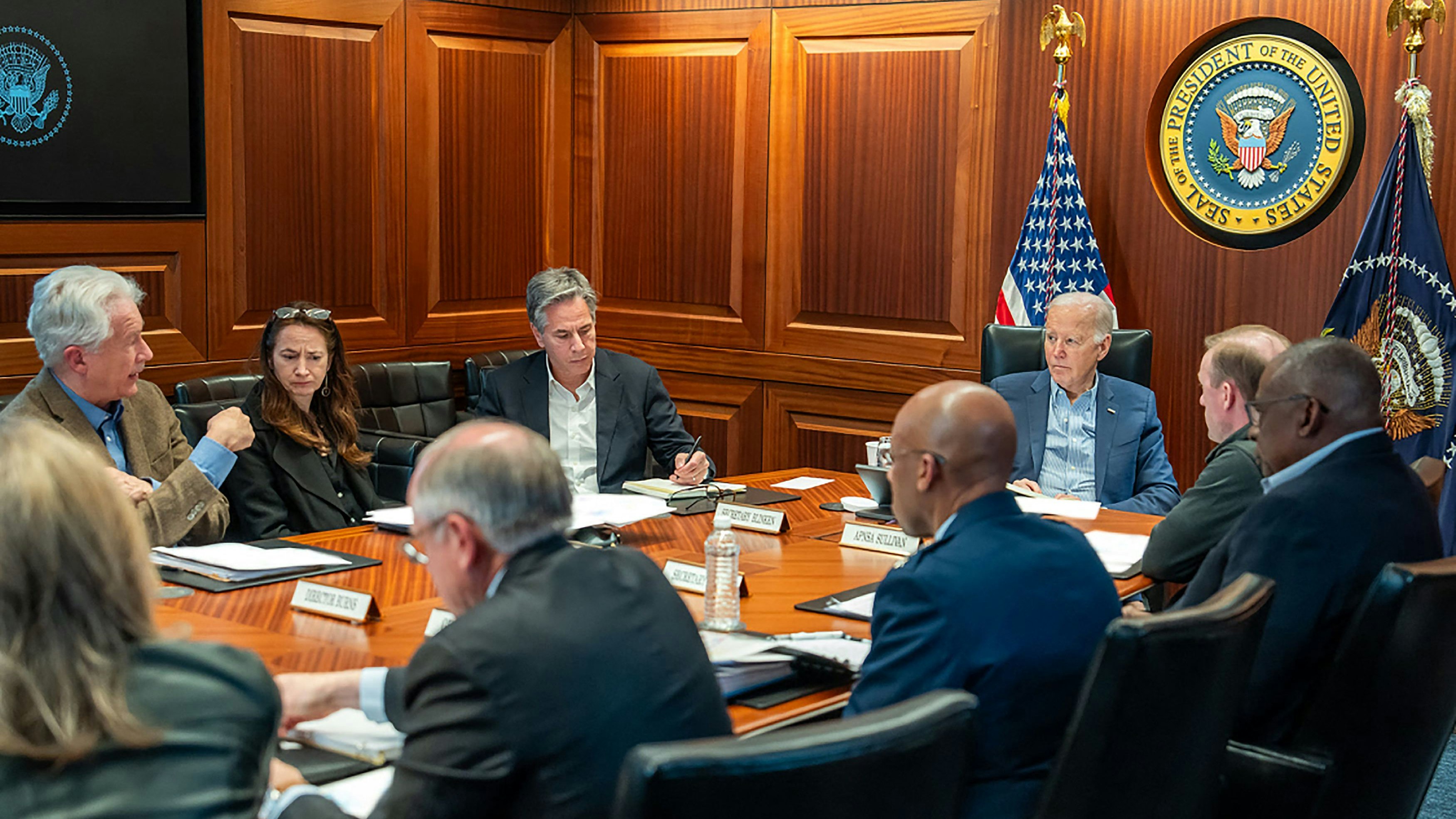 US-Präsident Joe Biden Samstagabend bei einem Meeting im Situation Room im Weißen Haus 