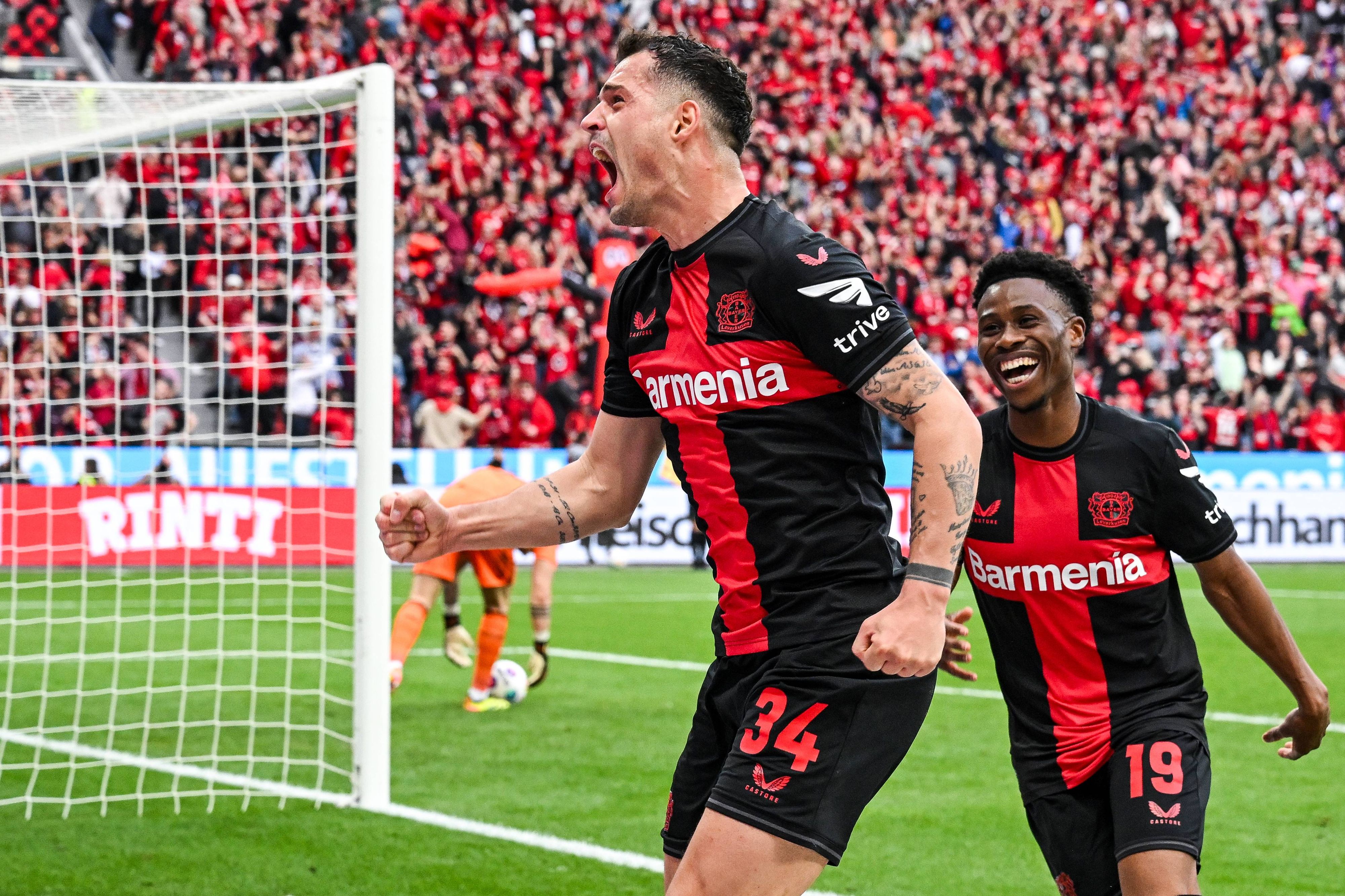 Granit Xhaka jubelt über Tor und Titel.