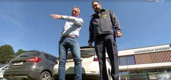 Zeuge Peter Schmoll (li.) zog den 79-Jährigen aus dem Auto und aus dem Fluss.