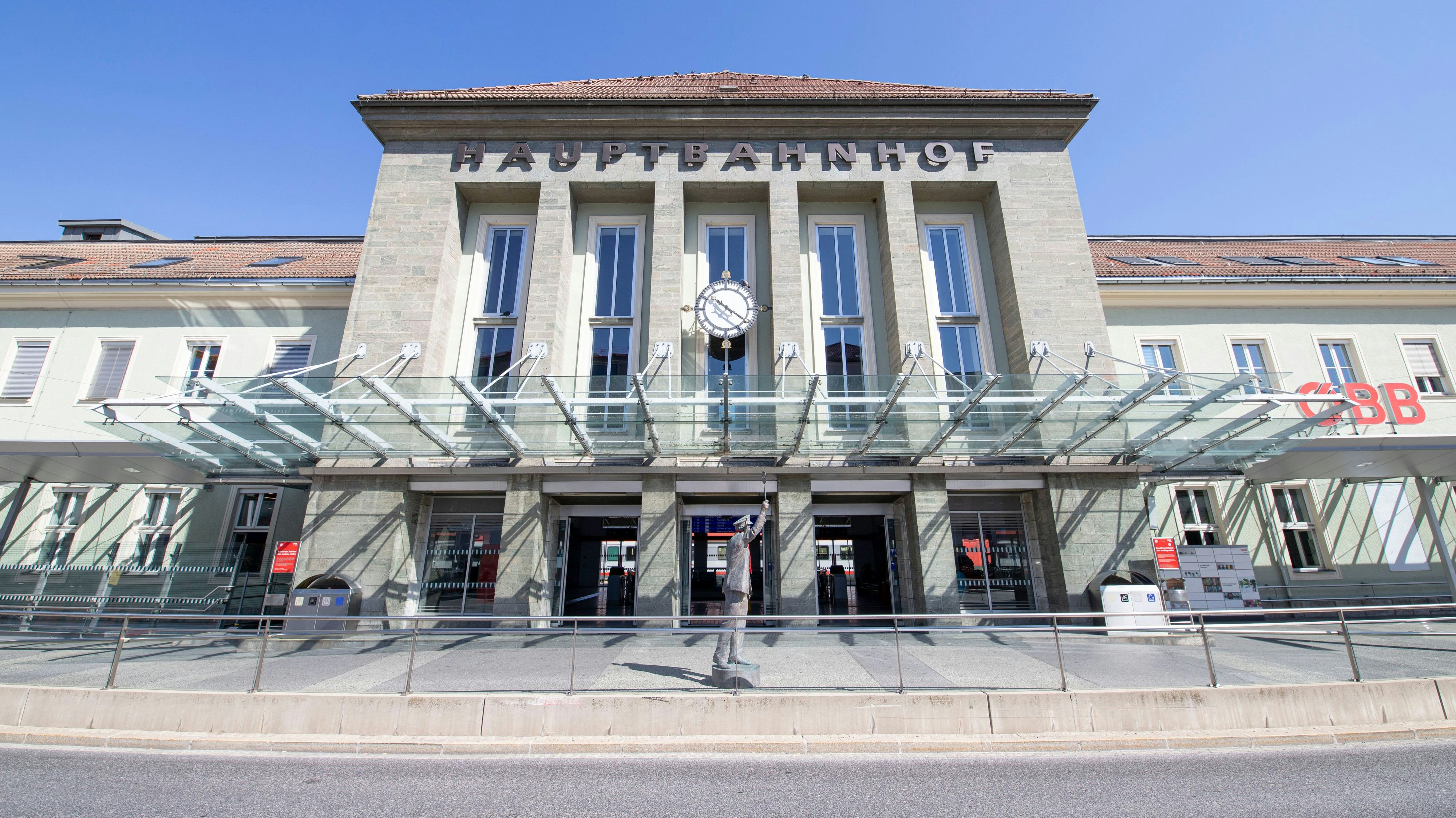 Der Unfall passierte vor dem Hauptbahnhof in Villach.