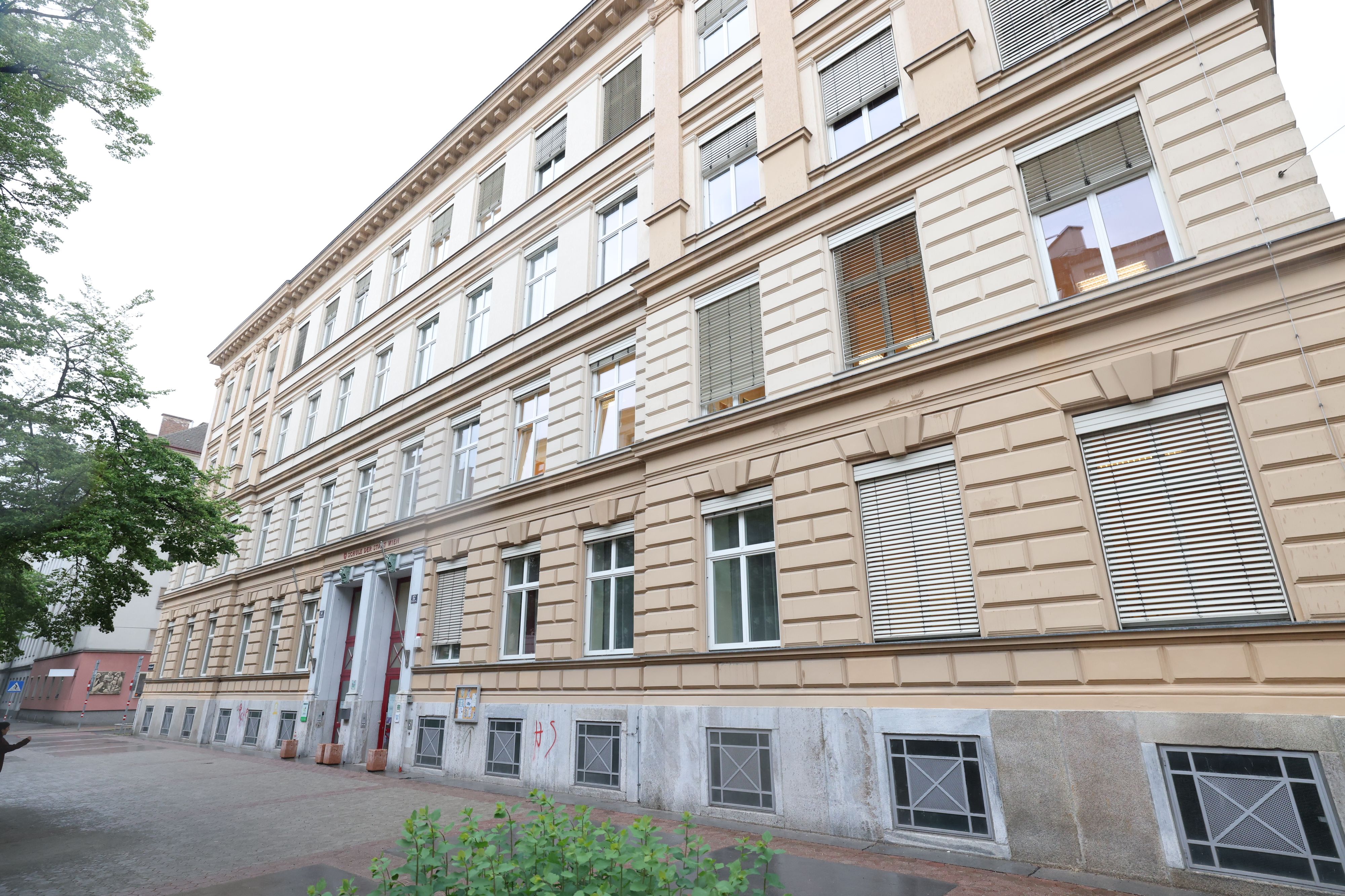 Attacke mit Schere in der Mittelschule Pöchlarnstraße in Wien-Brigittenau 