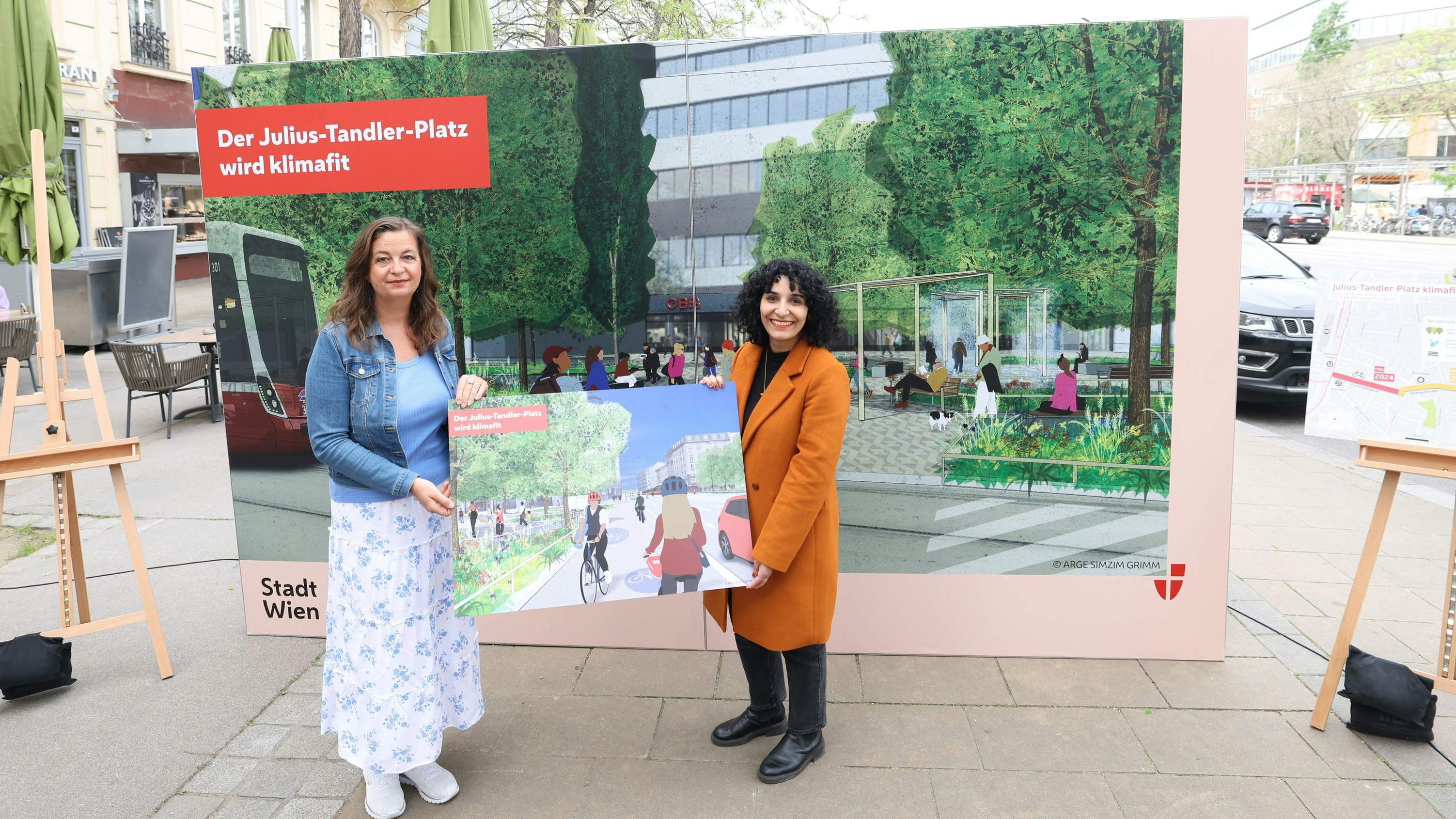 Der Julius-Tandler-Platz am Wiener Alsergrund soll klimafit werden, versprechen Planungsstadträtin Ulli Sima (li.) und Bezirksvorsteherin Saya Ahmad (beide SPÖ). 