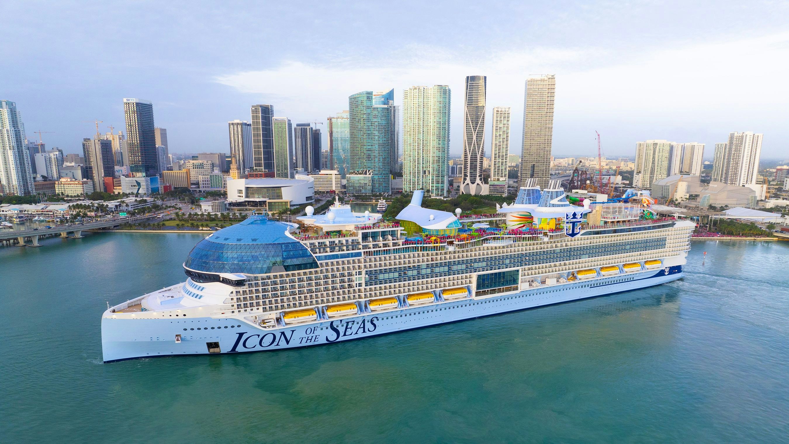Seit Ende Jänner 2024 im Pendelverkehr zwischen Miami und der Karibik: das größte Kreuzfahrtschiff der Welt, die "Icon of the Seas"