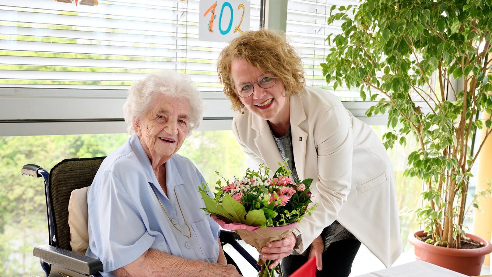 Feierstunde! Bewohnerin feierte ihren 102. Geburtstag