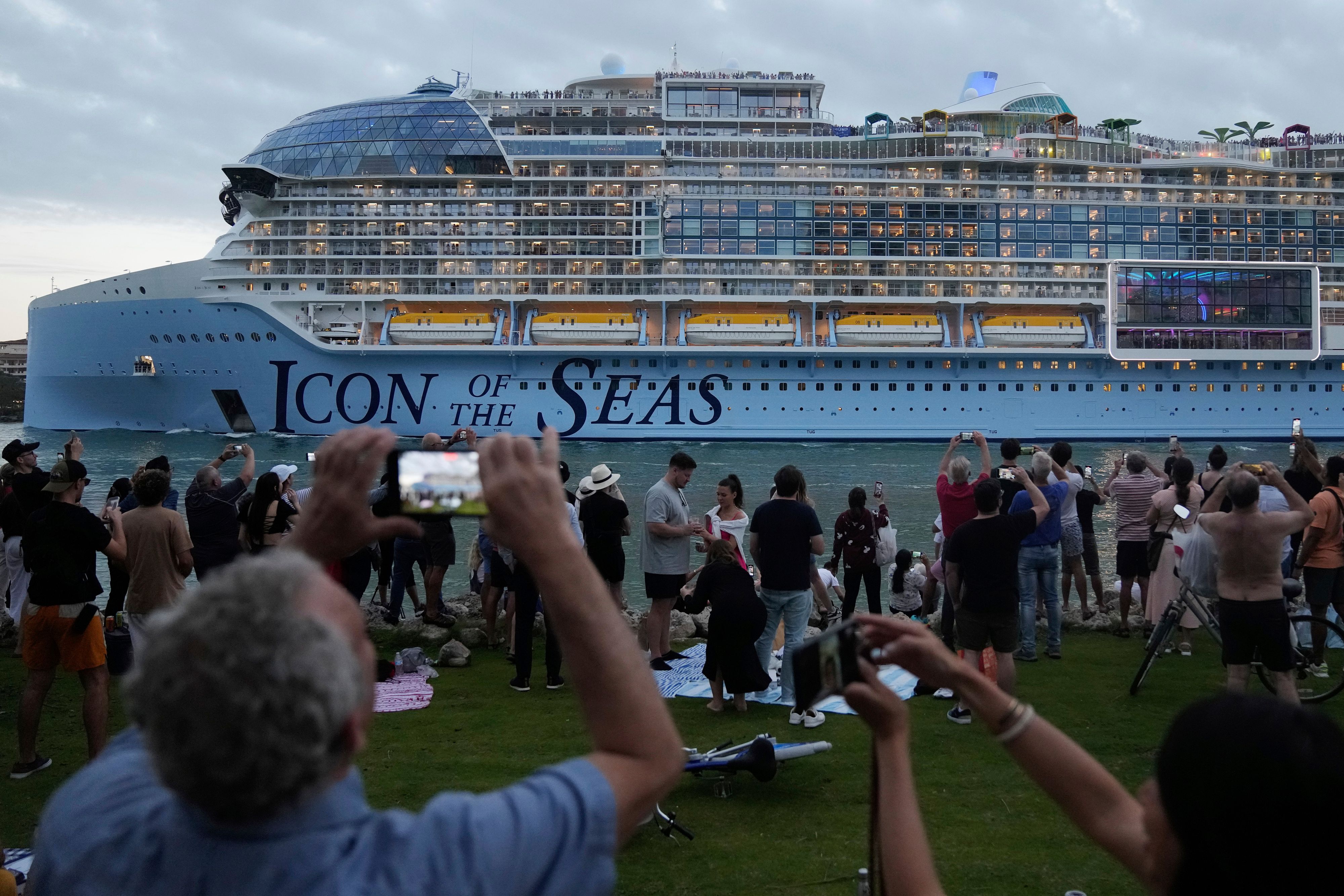 7 Tage, 19.000 Dollar: Am größten Kreuzfahrtschiff der Welt