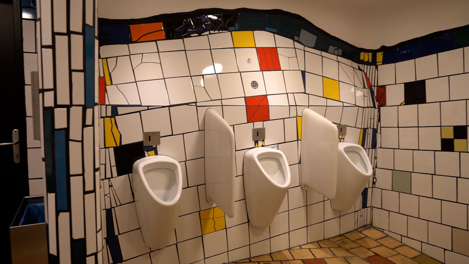 Die schrägsten öffentlichen Toiletten Wiens!