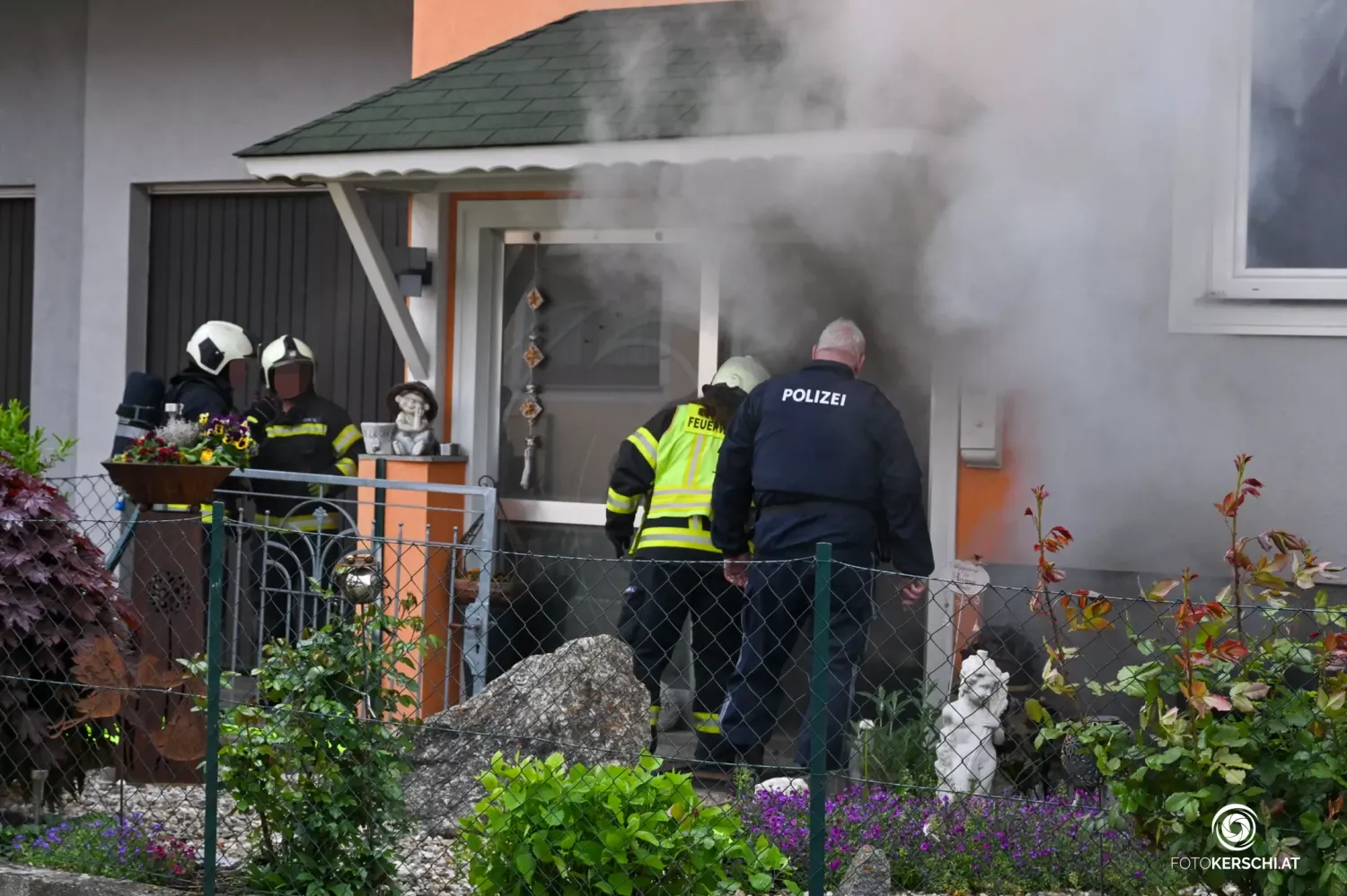 Bei dem Feuer in Enns ist eine Person ums Leben gekommen.