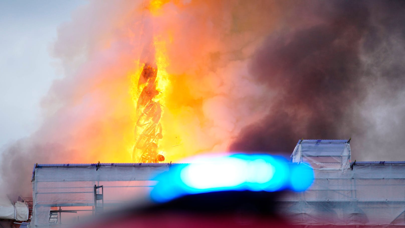 Flammen-Inferno zerstört Kopenhagener Wahrzeichen