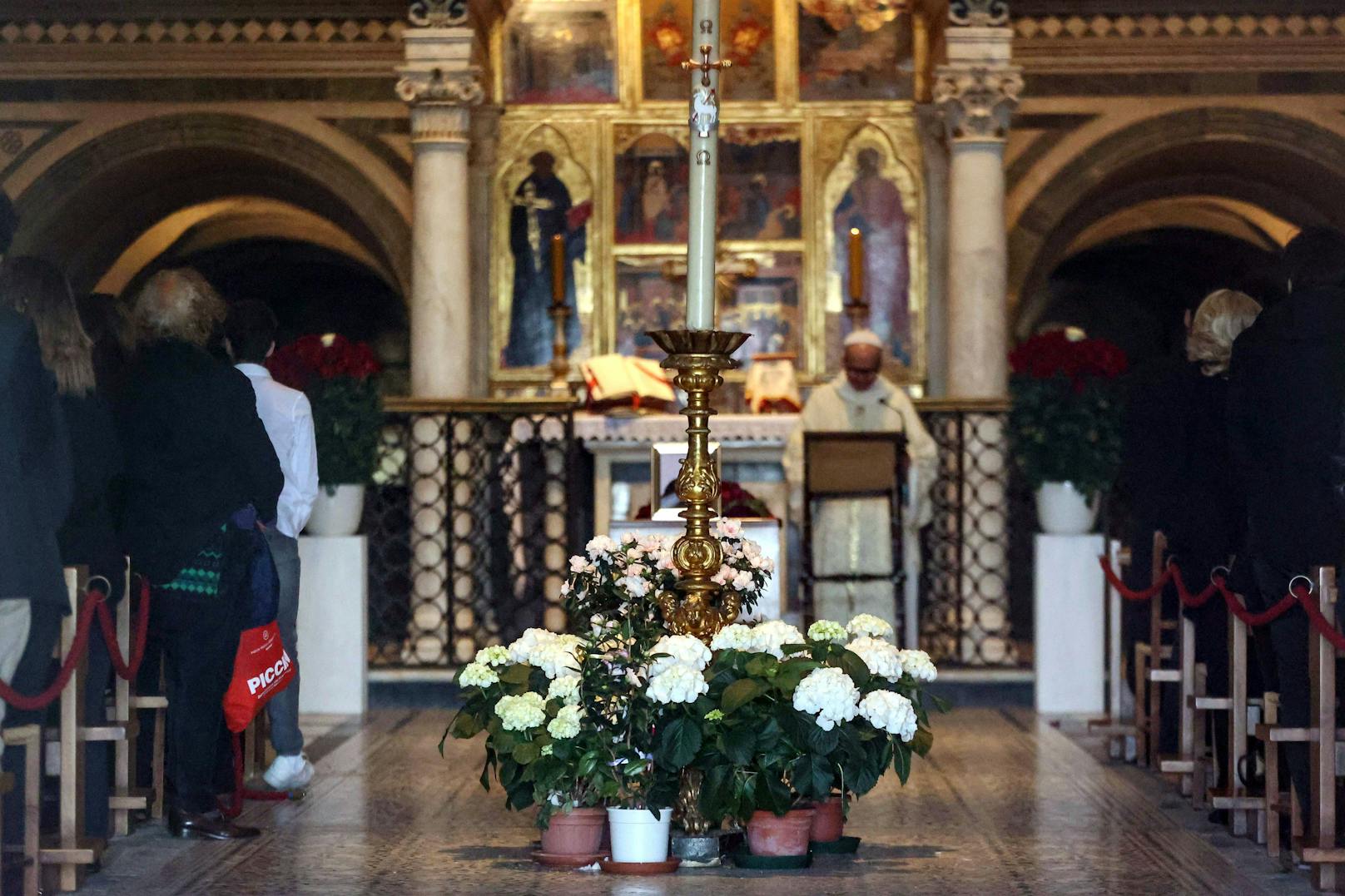 Die Beerdigung fand in der Basilika San Miniato al Monte über der Altstadt von Florenz statt.
