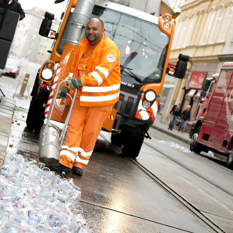 Die 48er sorgen nach dem Vienna City Marathon für saubere Straßen.