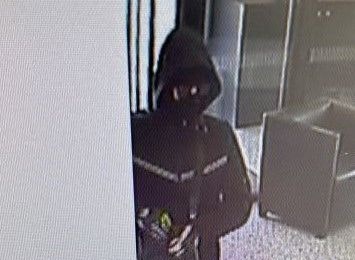 Dieser Mann steht unter dringenden Verdacht, am Dienstag (16. April 2024) eine Bank in Innsbruck überfallen zu haben. 