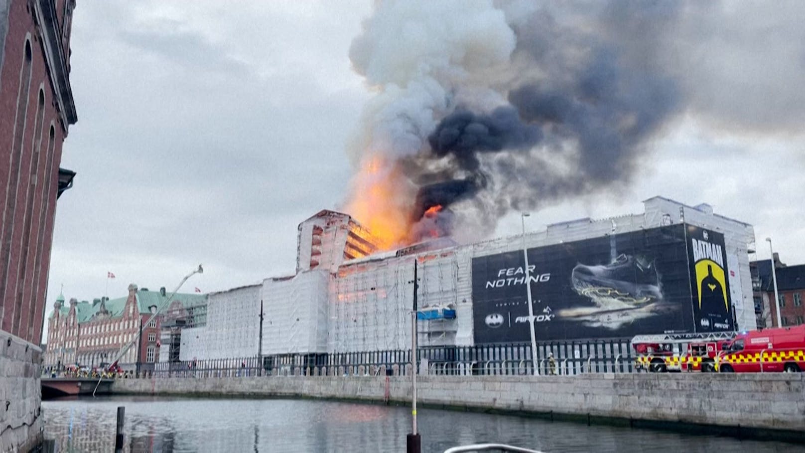 Großbrand zerstört Wahrzeichen von Kopenhagen