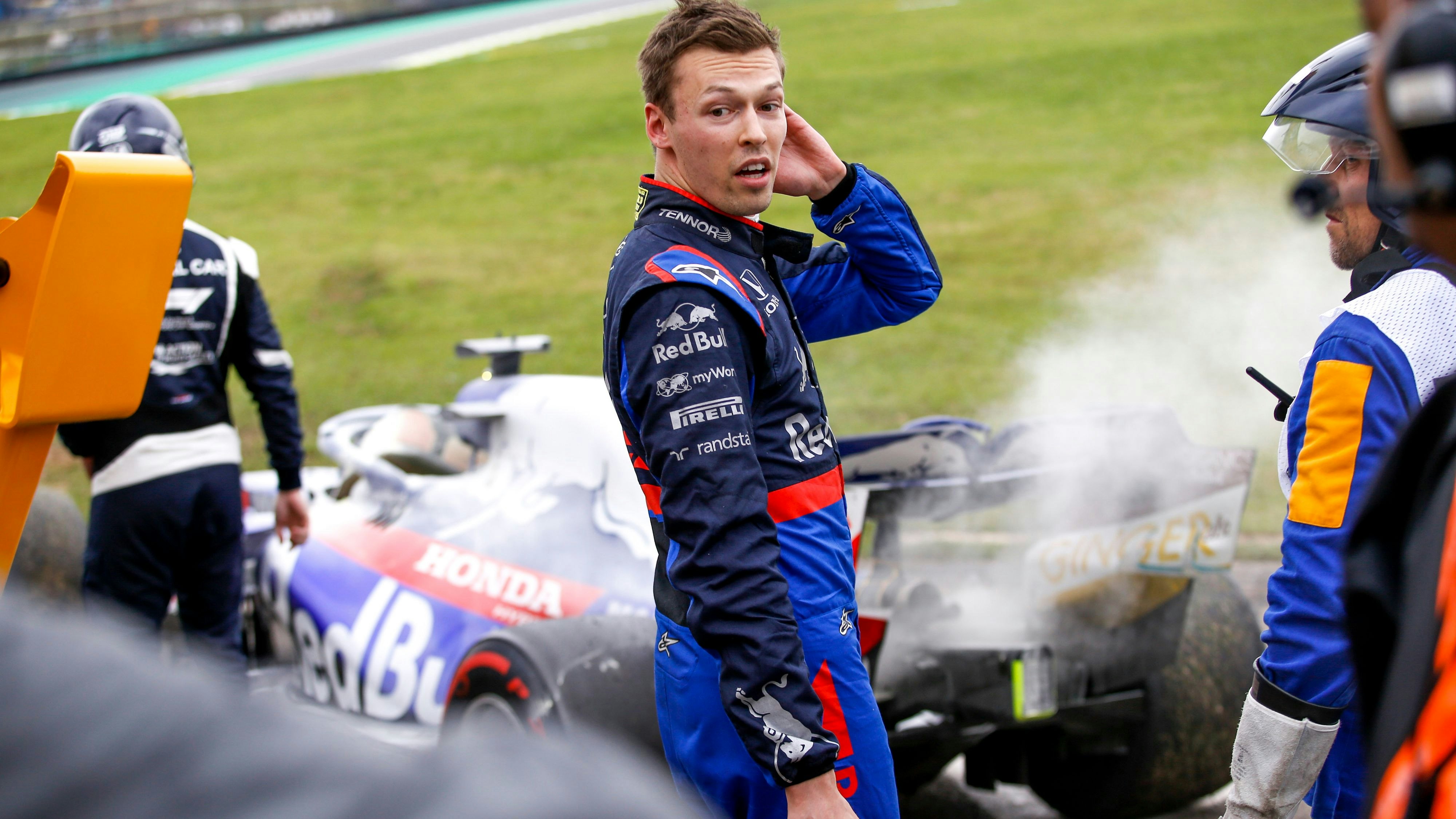 Daniil Kvyat 2019 vor dem Toro-Rosso-Wrack.