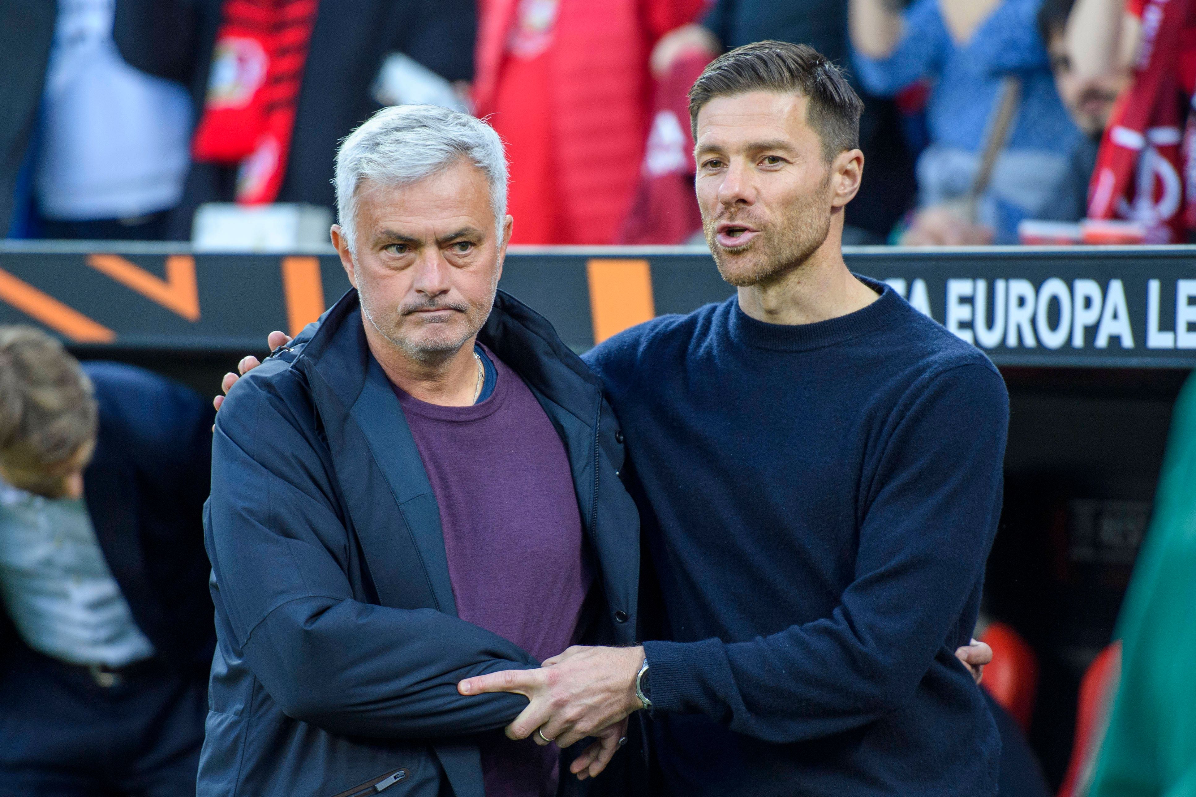 Jose Mourinho (l.) mit Xabi Alonso